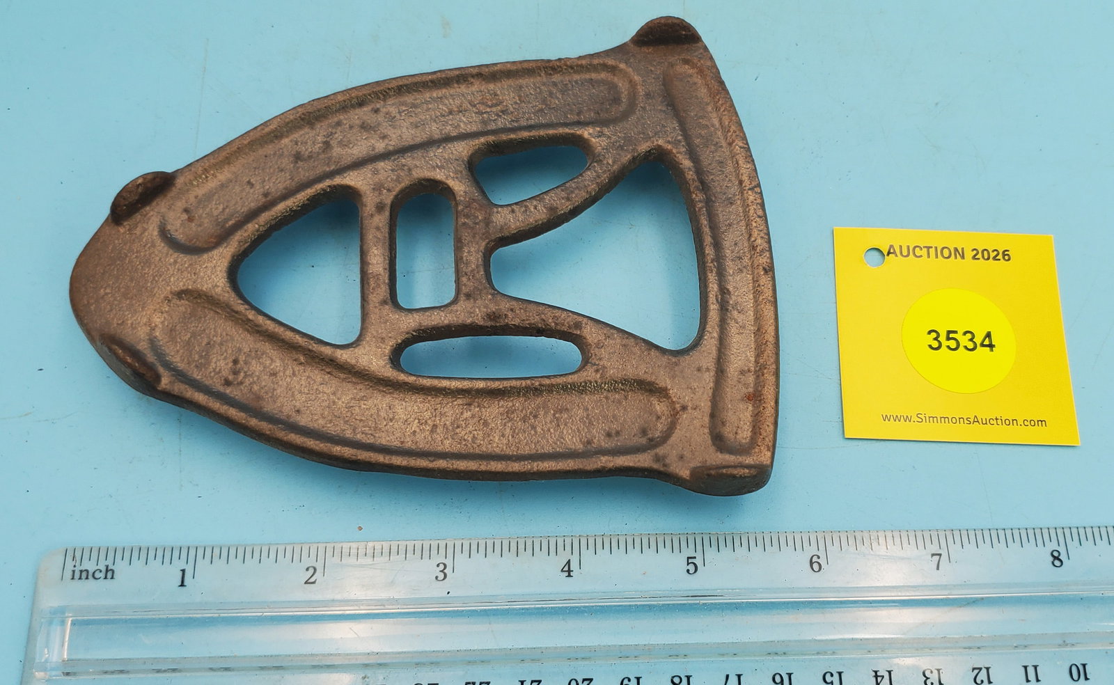Trivet, R, Manufacturer unknown: Trivet, R, Manufacturer unknown