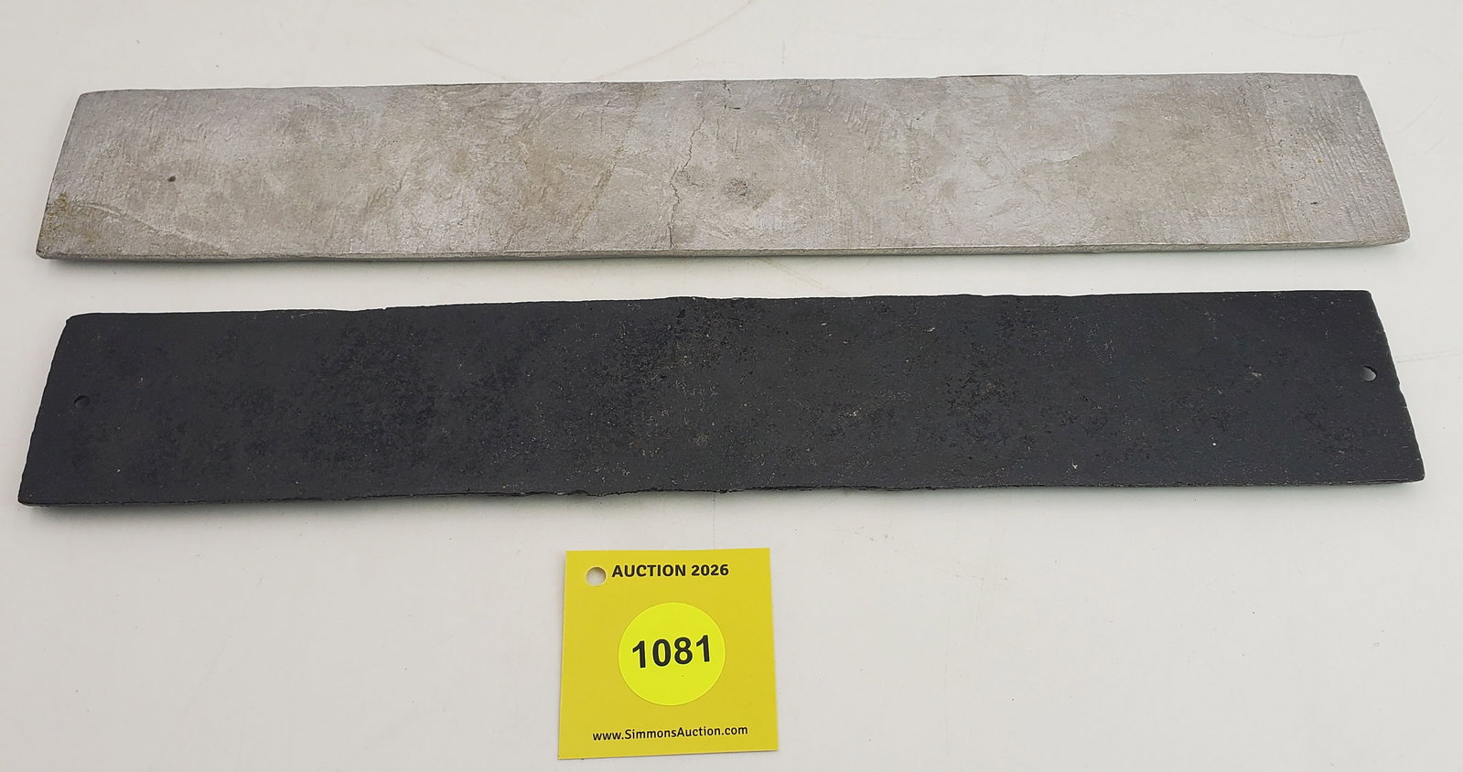 Lot of 2 metal Winchester signs - 2