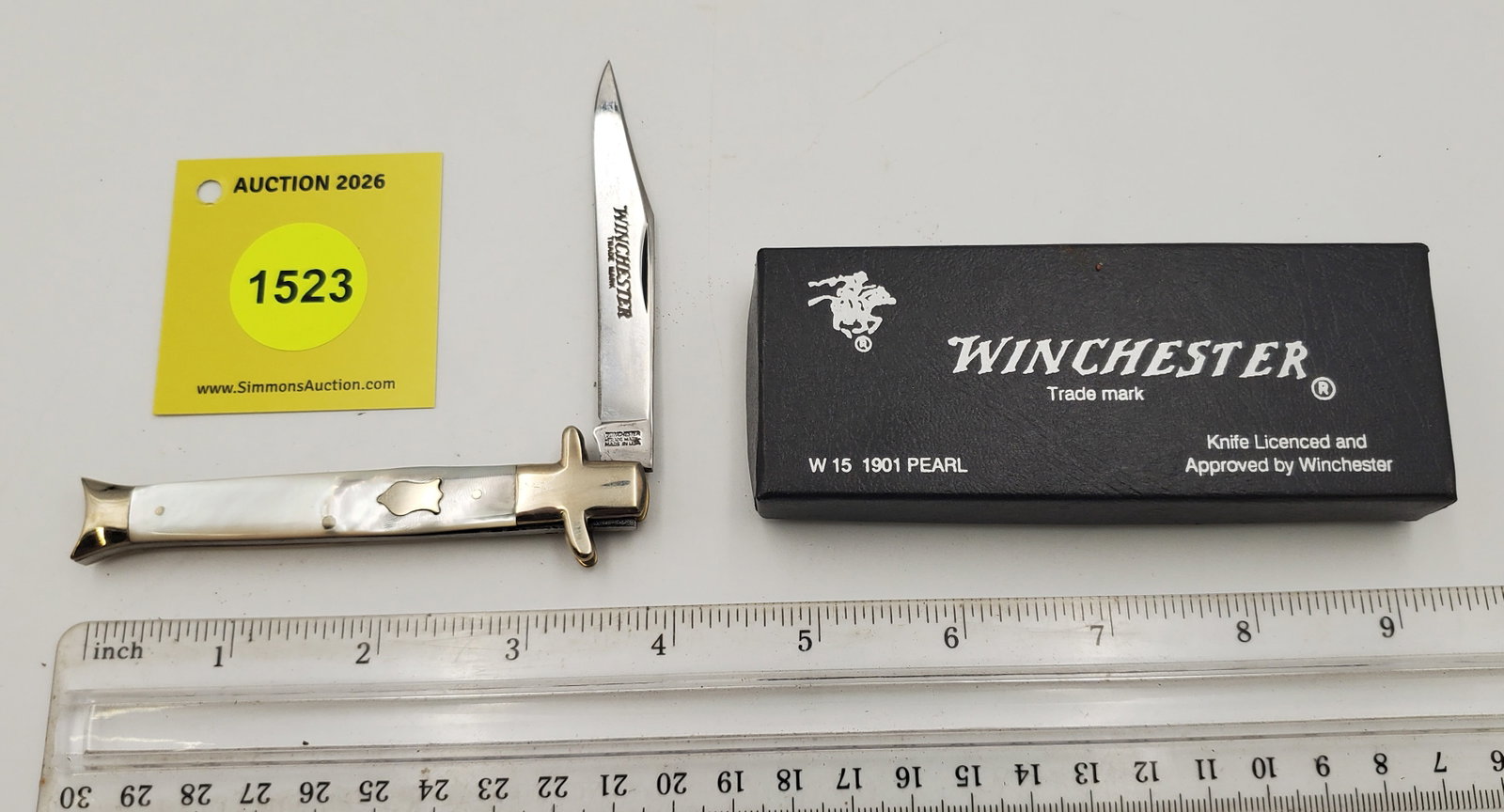 Pocket Knife: Winchester W15 1901-P-91, 1-Blade, MOPearl Handle w/ Black Box (GS) (1 of 4)