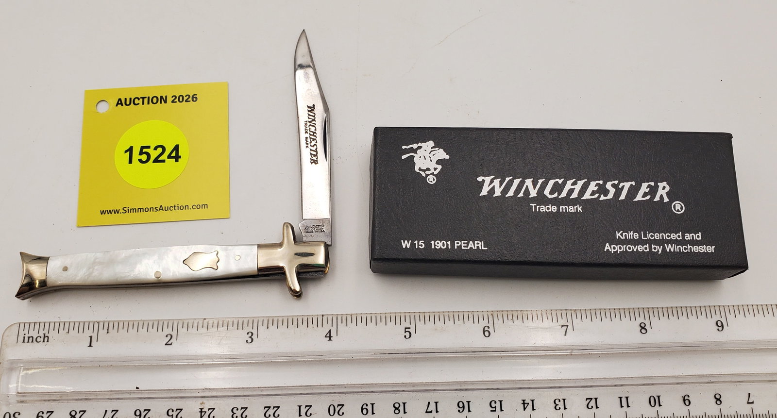 Pocket Knife: Winchester W15 1901-P-91, 1-Blade, MOPearl Handle w/ Black Box (GS) (1 of 4)