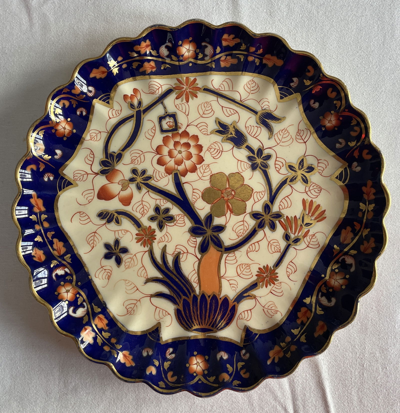 Antique Spode Copeland Porcelain 8.25" Plate: Antique Spode Copeland Porcelain Plate, 1880s Imari Pattern, Scalloped Edge, featuring a distinct cobalt blue, orange, and gold pattern