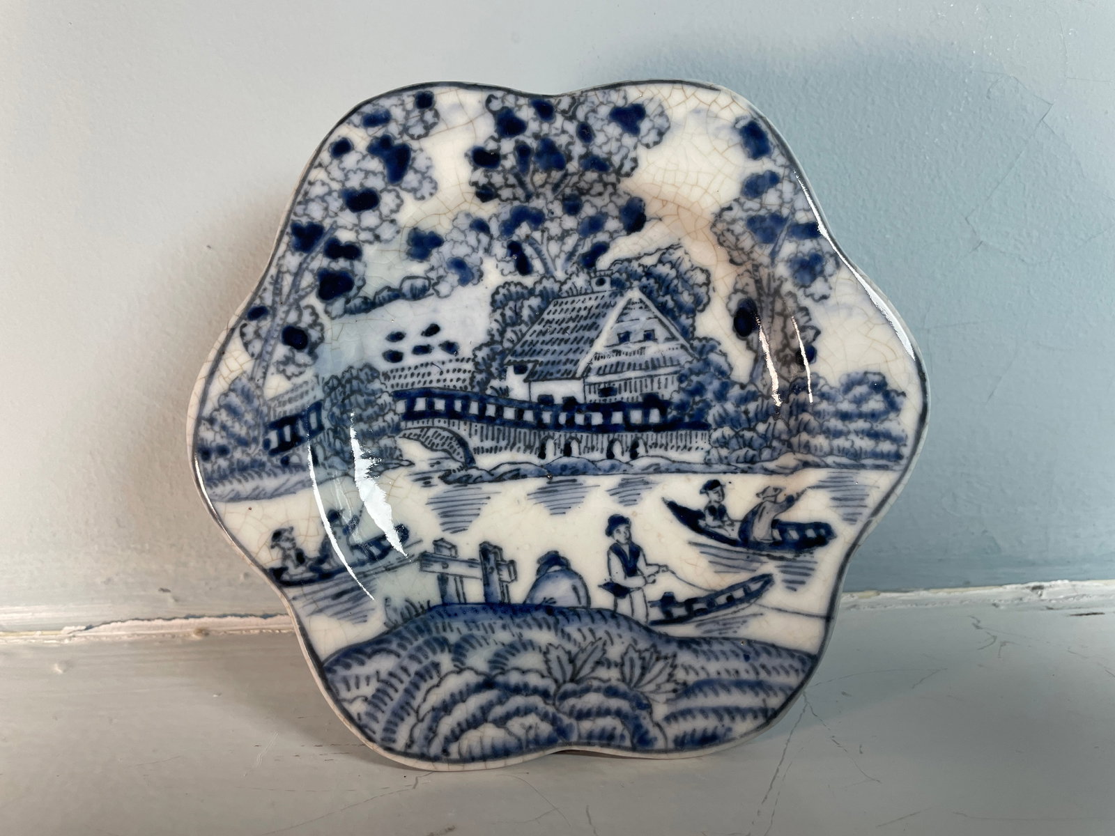 Antique Chinese export blue and white porcelain dish with quatrefoil shape (1 of 9)