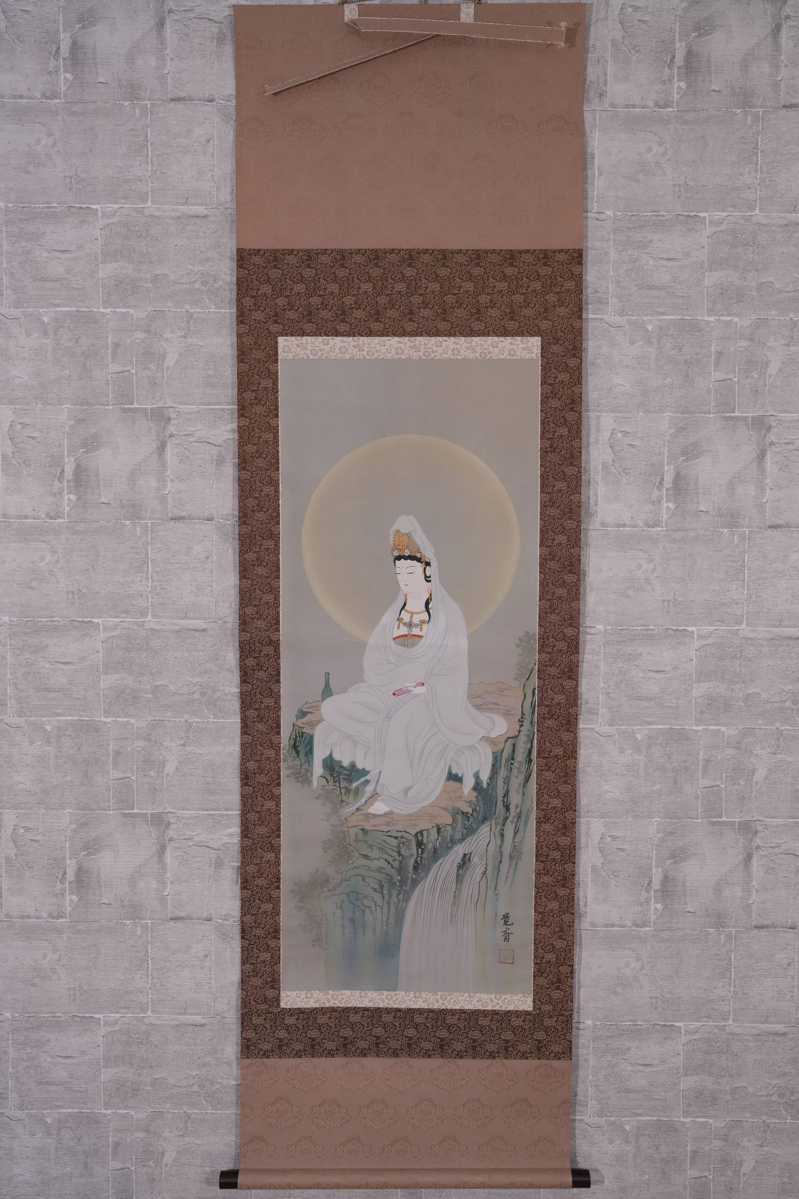 A GUANYIN BODHISATTVA IMAGE ON SILK (1 of 6)