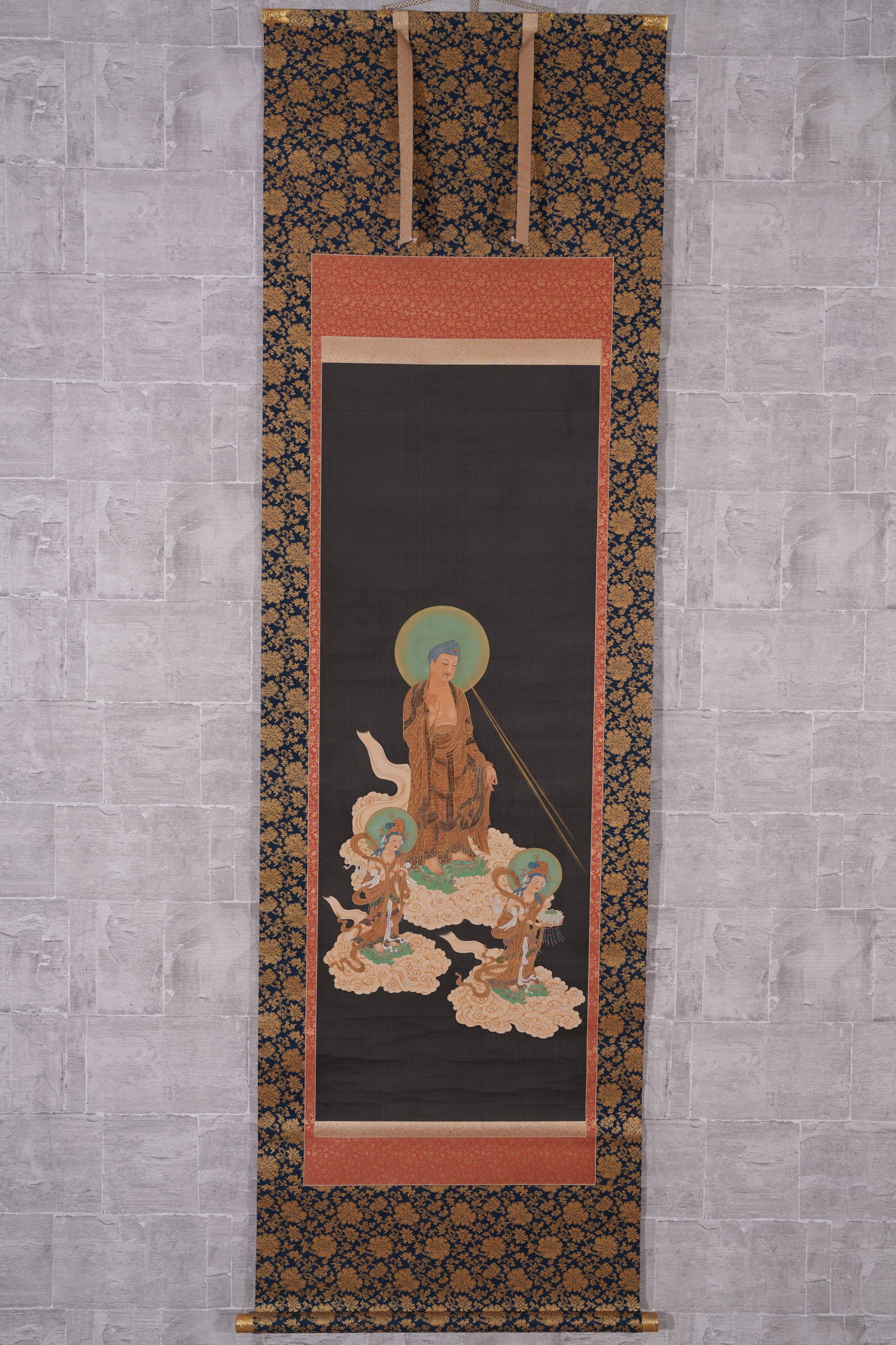 A SHAKYAMUNI BUDDHA PAINTING ON SILK (1 of 6)