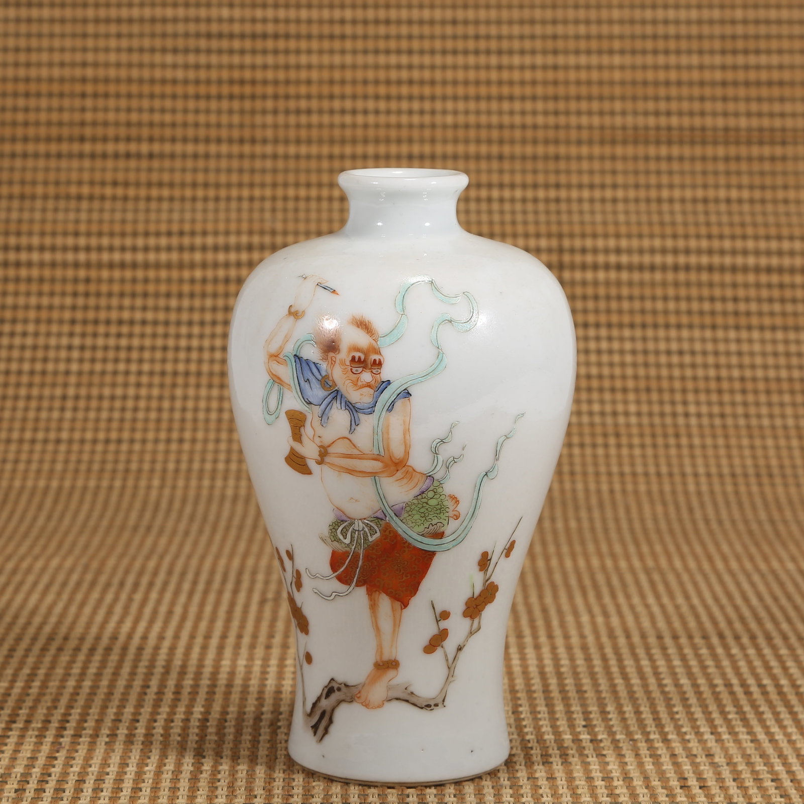 A QING DYNASTY FAMILLE ROSE PLUM VASE WITH "KUI XING POINTS THE DIPPER" DESIGN (1 of 8)