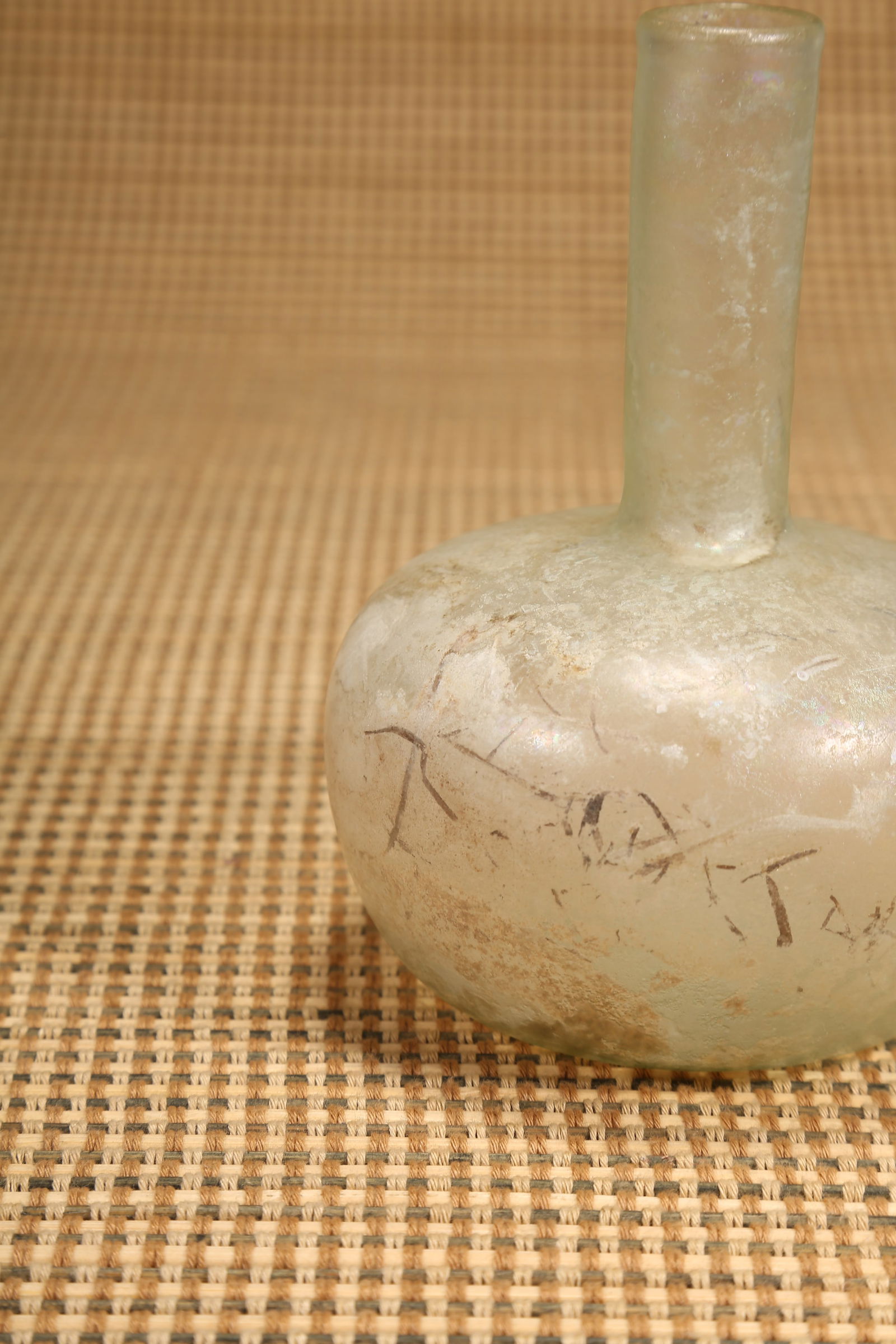 A LONG-NECK VASE - 3