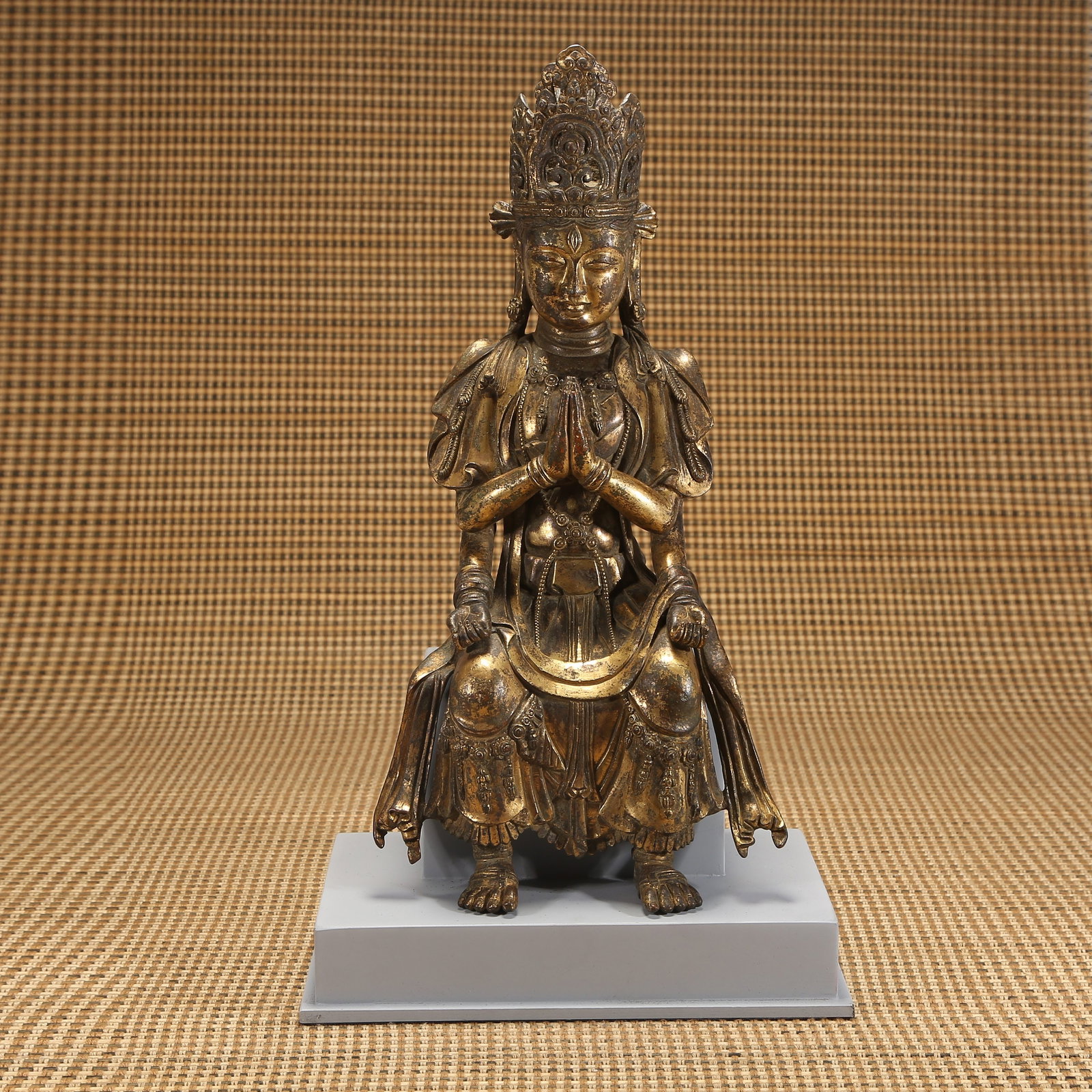 A DALI KINGDOM PERIOD GILT-BRONZE FOUR-ARMED GUANYIN STATUE: Dali Kingdom period gilt-bronze four-armed Guanyin statue