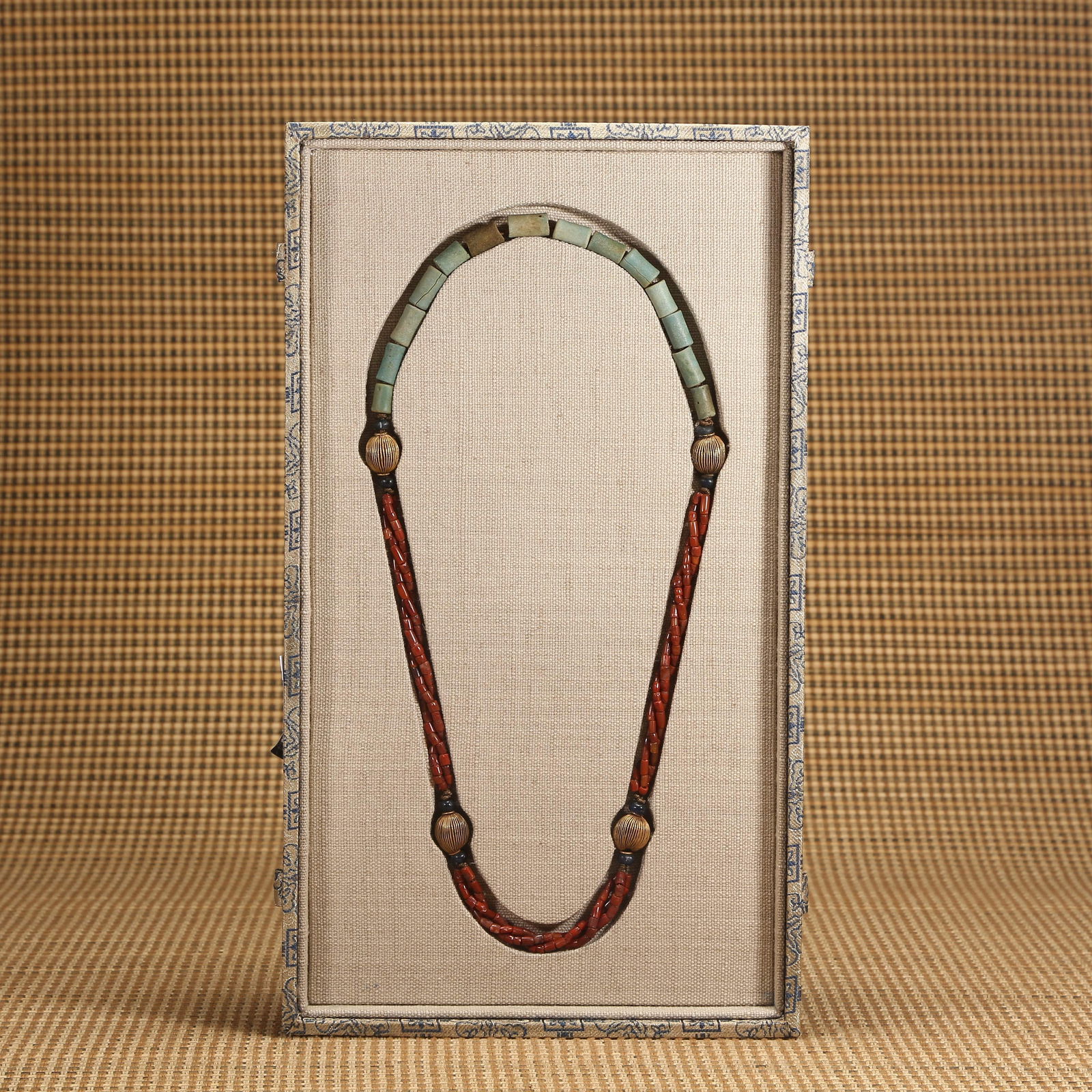 A WARRING STATES PERIOD FEI‘ANG GLASS PENDANT: Warring States period Fei‘ang glass pendant