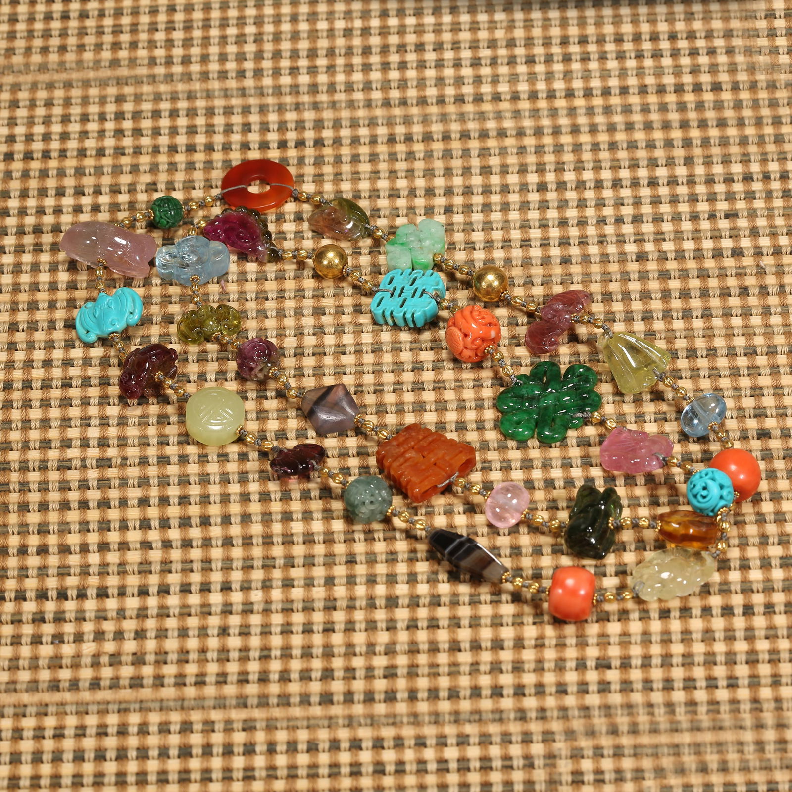 A TREASURE-TROVE BEAD NECKLACE (1 of 6)