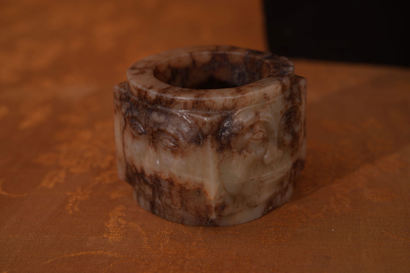 A ANCIENT JADE SET (3 PIECES) - 6