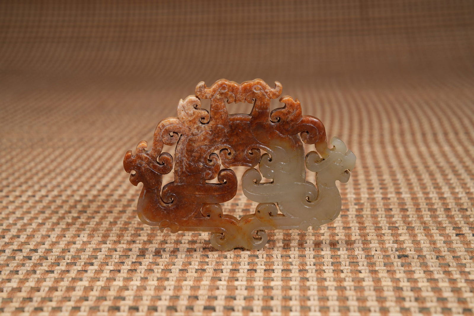 A ANCIENT JADE PHOENIX-PATTERNED PENDANT - 6