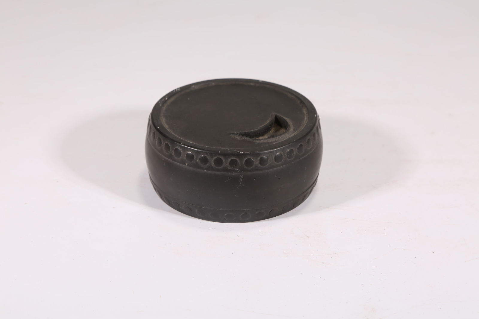 A DRUM-SHAPED INKSTONE - 2