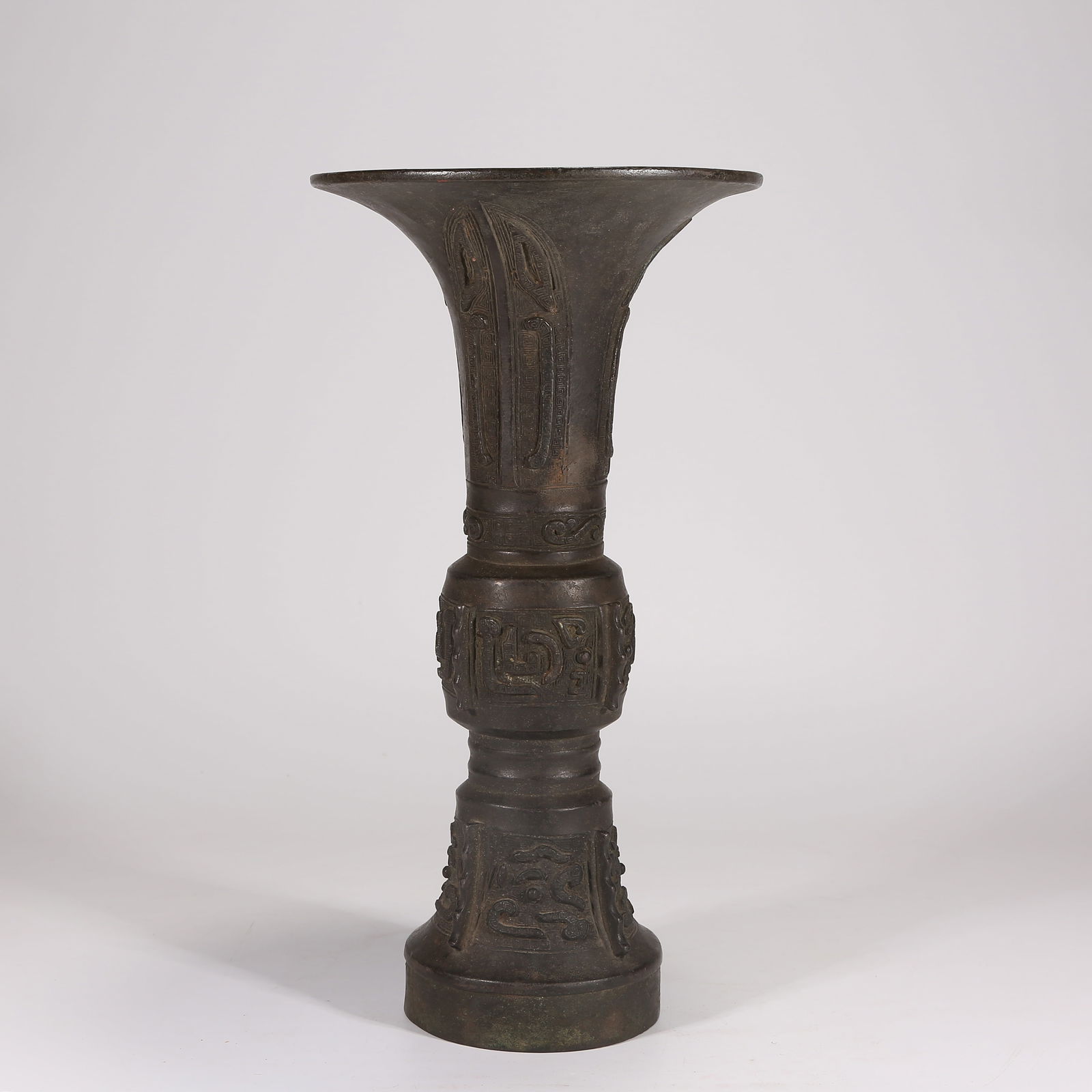 A BRONZE HU-SHAPED RITUAL VESSEL (1 of 9)