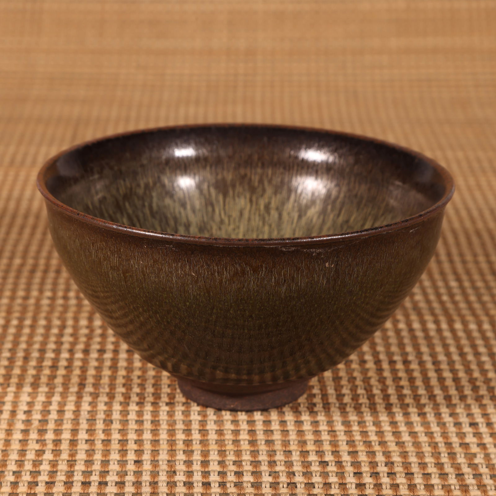A SONG DYNASTY JIAN WARE RABBIT-FUR TEA BOWL (1 of 9)