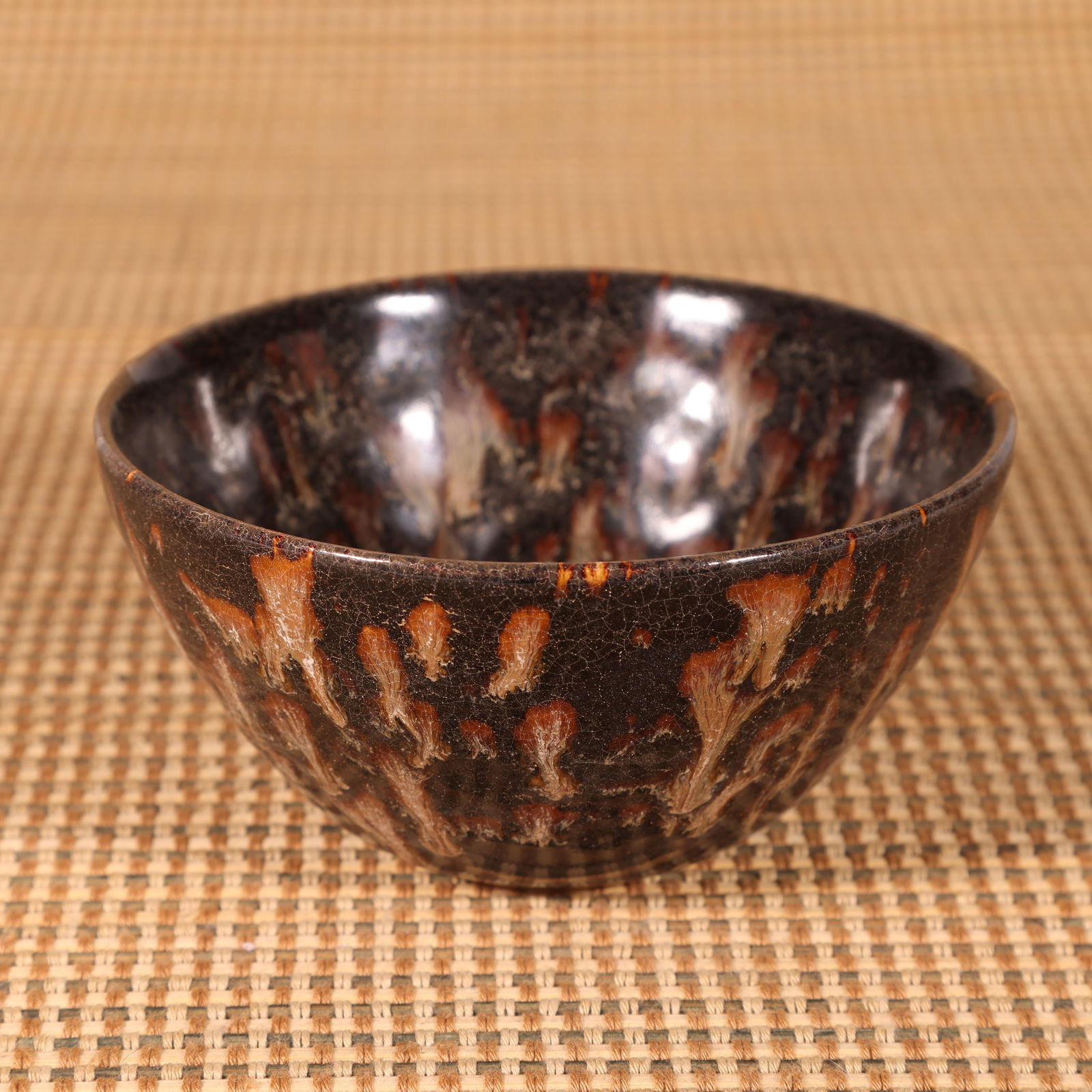 A SONG DYNASTY JIZHOU WARE TEA BOWL (1 of 8)