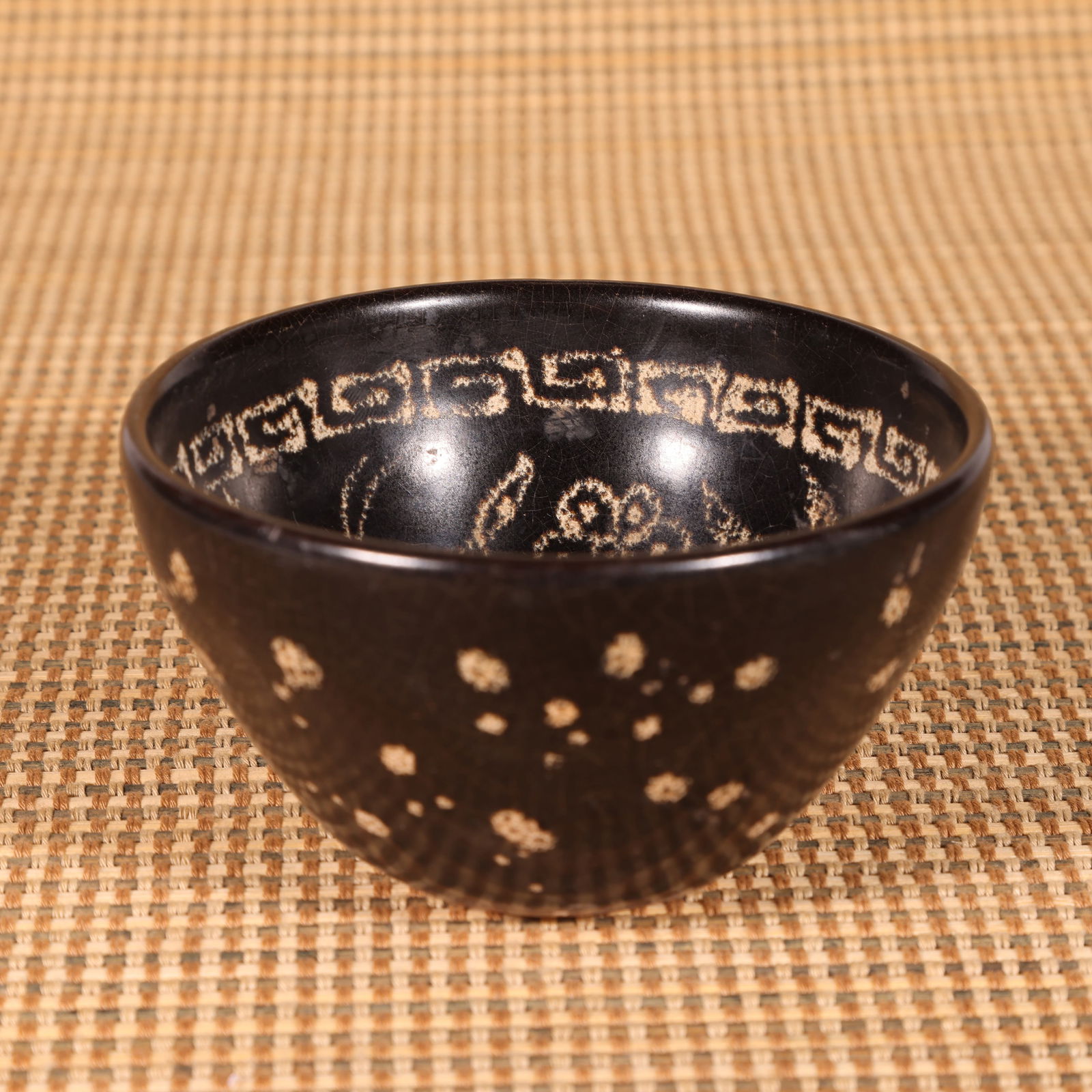 A SONG DYNASTY JIZHOU WARE APPLIQUÉ TEA BOWL (1 of 8)