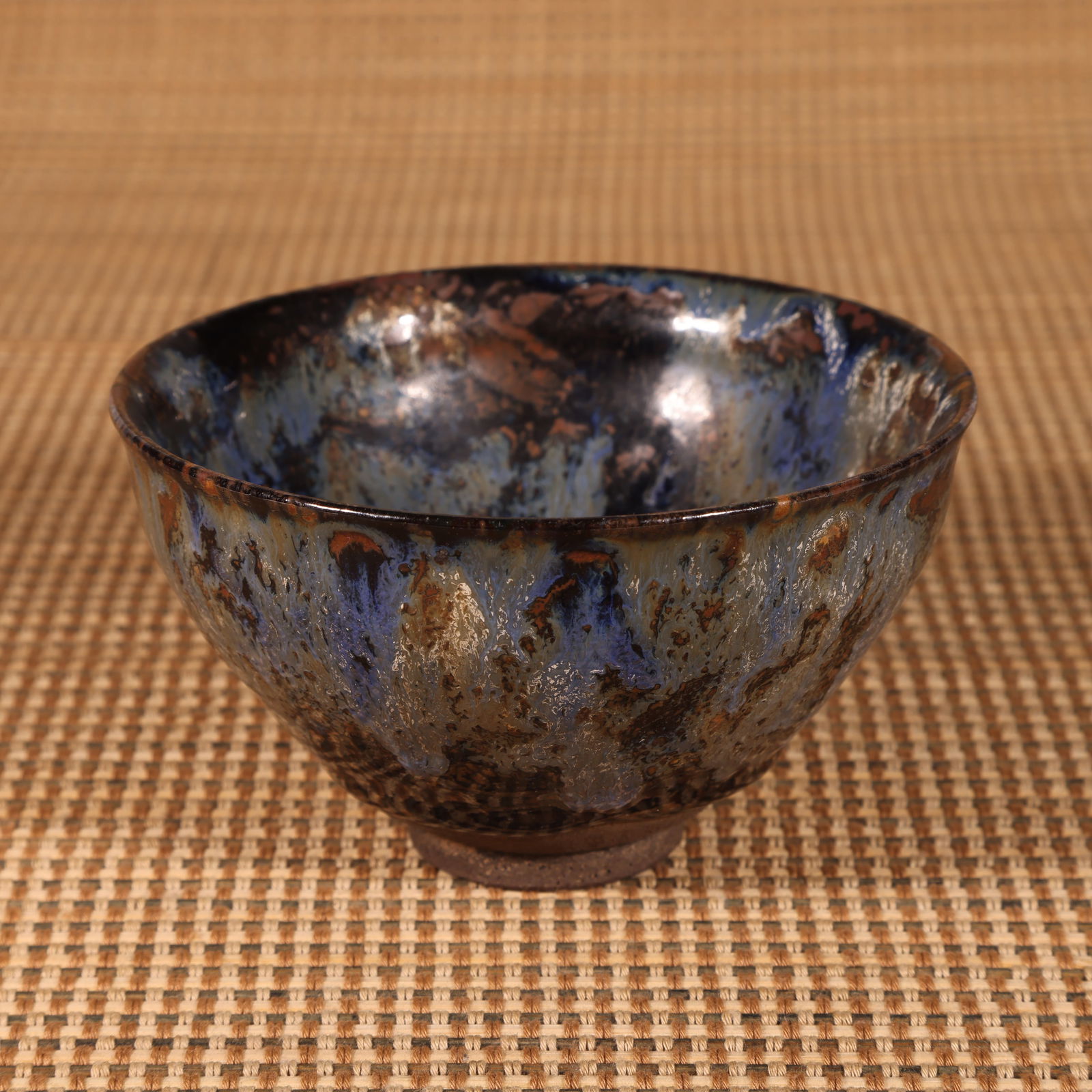 A SONG DYNASTY JIAN WARE OLD-BLUE TENMOKU TEA BOWL (1 of 9)