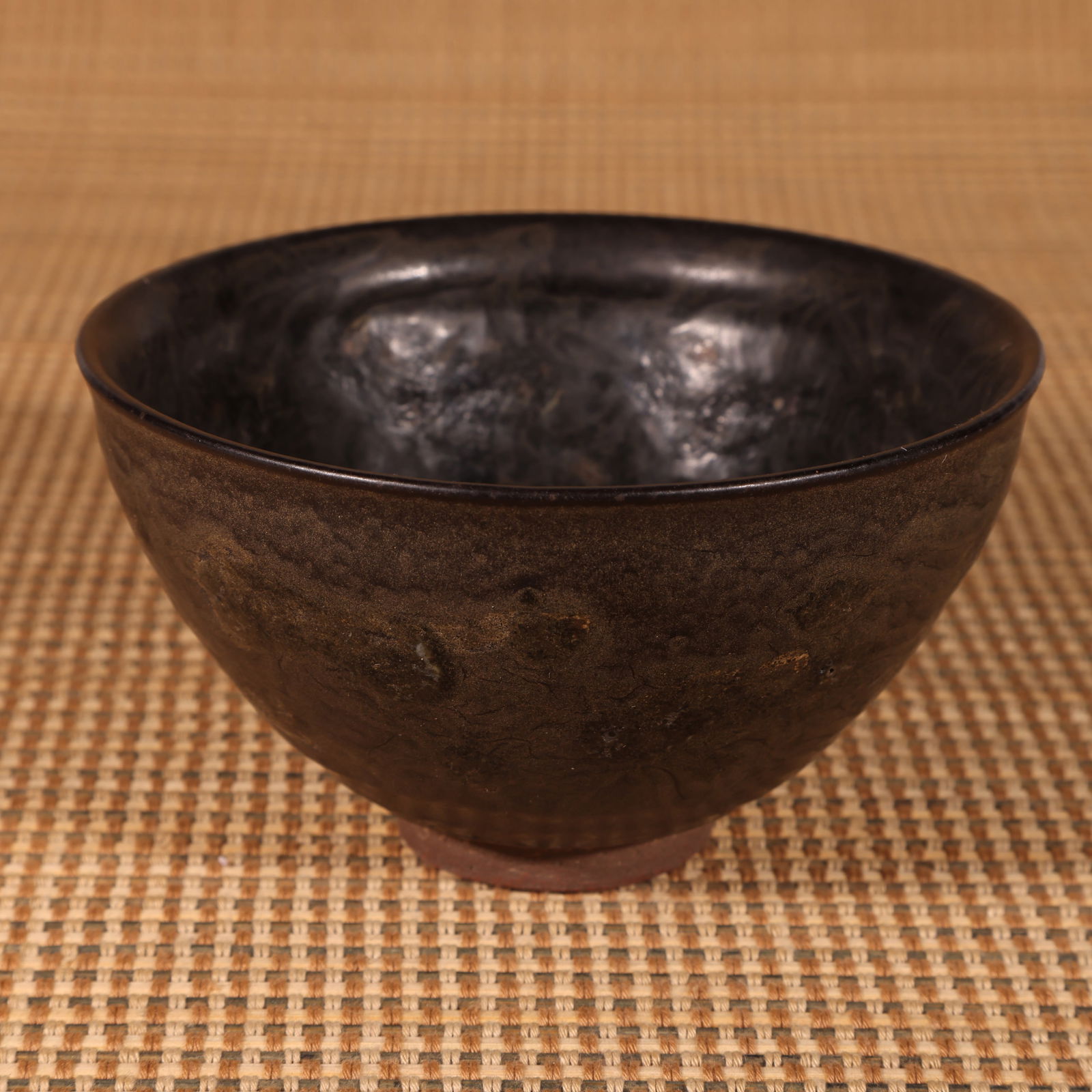 A SONG DYNASTY JIAN WARE TEA BOWL (1 of 9)