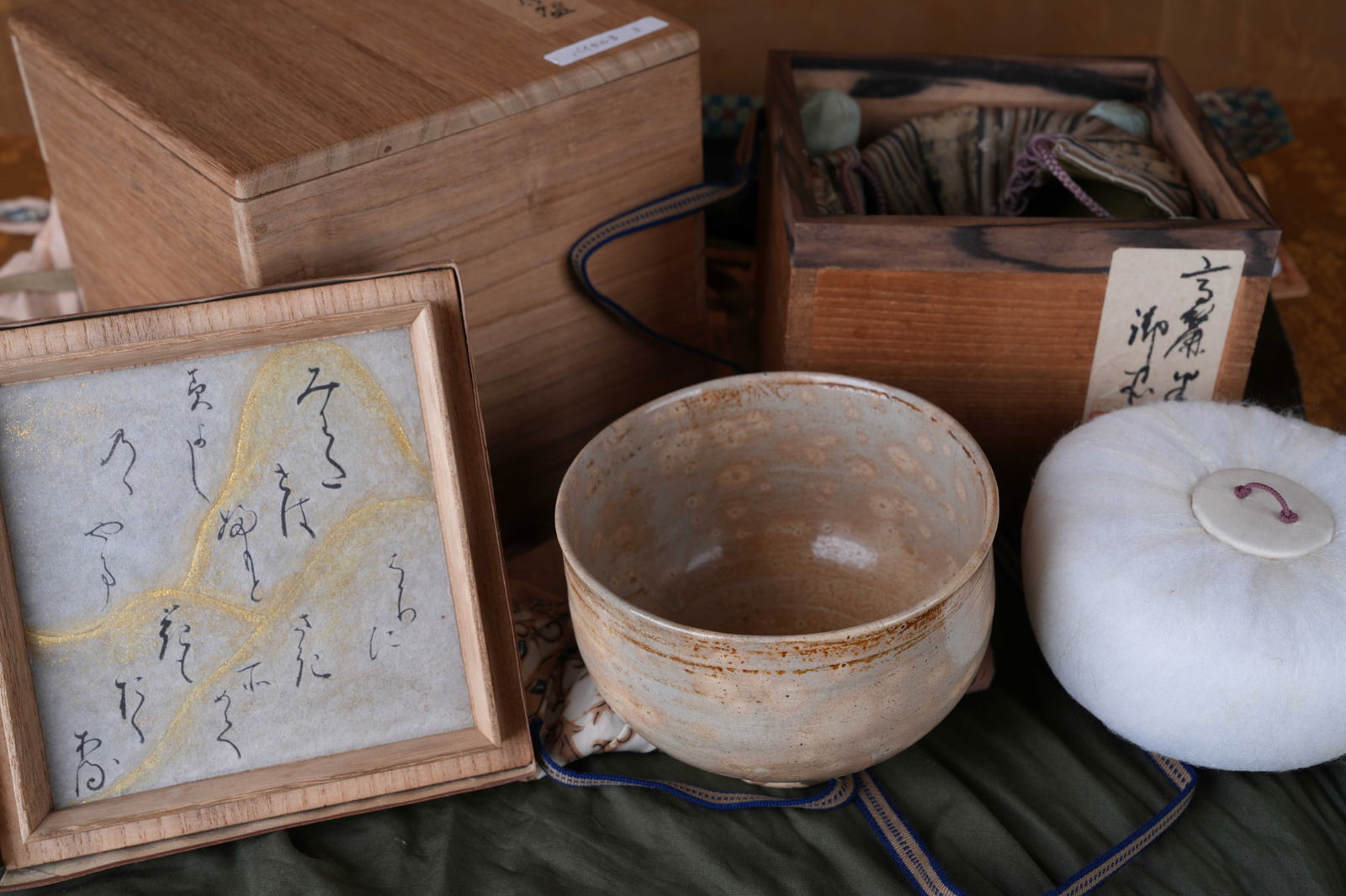 A OLD KILN HALF-OFFICIAL IMPERIAL TEA BOWL: Old kiln half-official imperial tea bowl