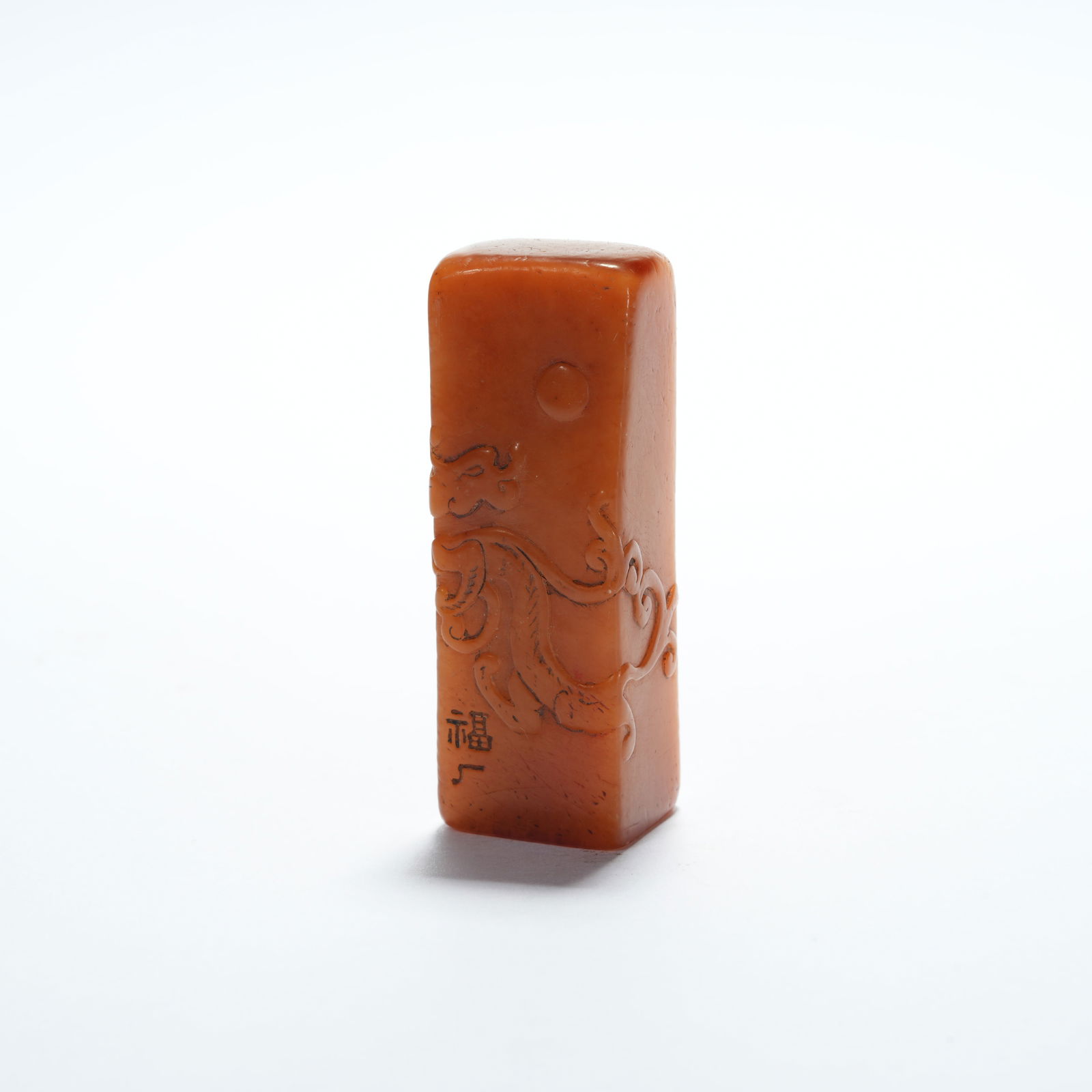 A SHOUSHAN TIANHUANG STONE SEAL WITH BEAST PATTERN (1 of 10)