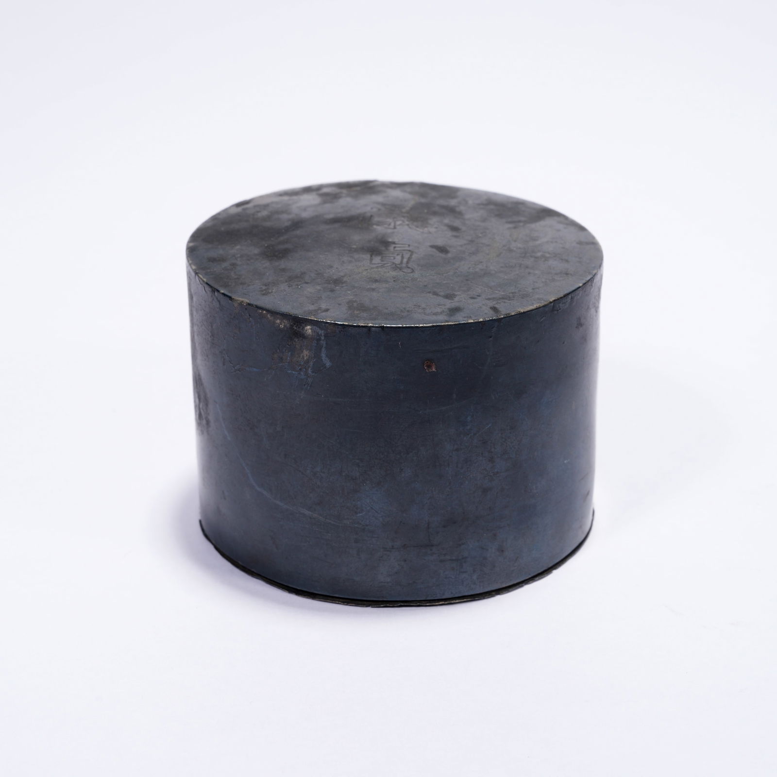 A SILVER-LIDDED BOX: Silver-Lidded Box