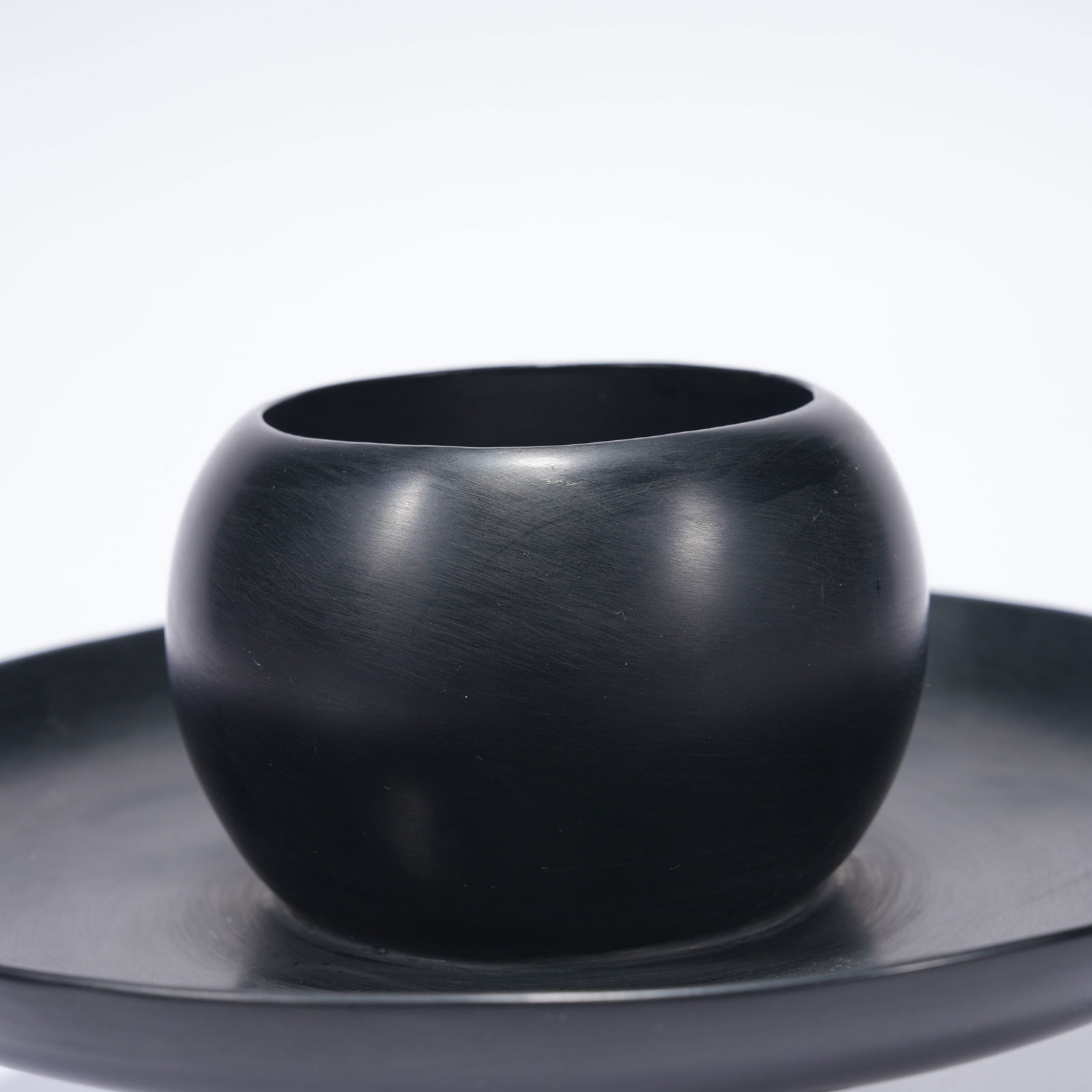 A LACQUER DISPLAY STAND - 4