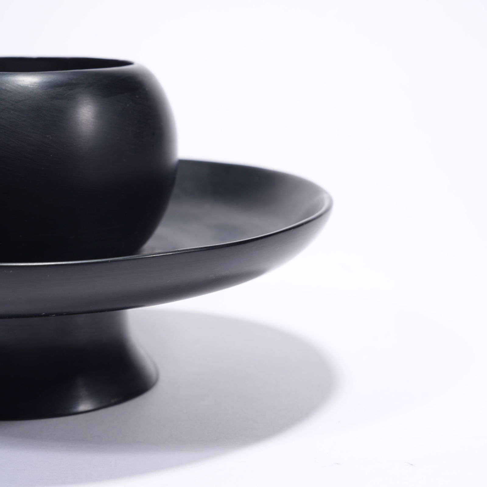 A LACQUER DISPLAY STAND - 5