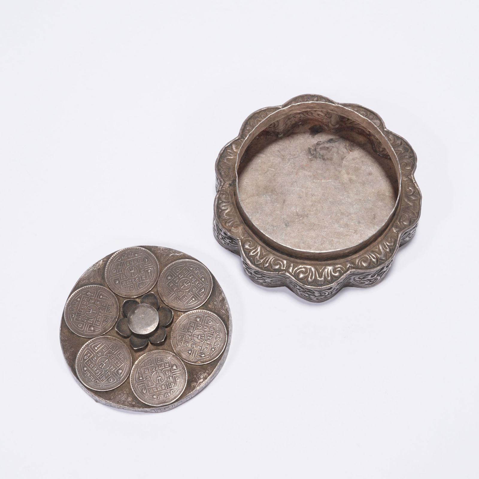 A SILVER-LIDDED JAR - 6