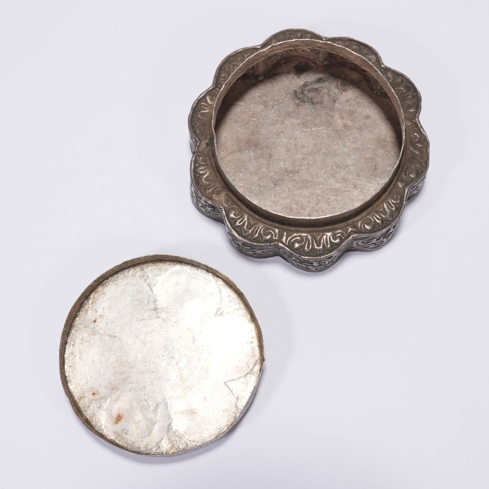 A SILVER-LIDDED JAR - 7