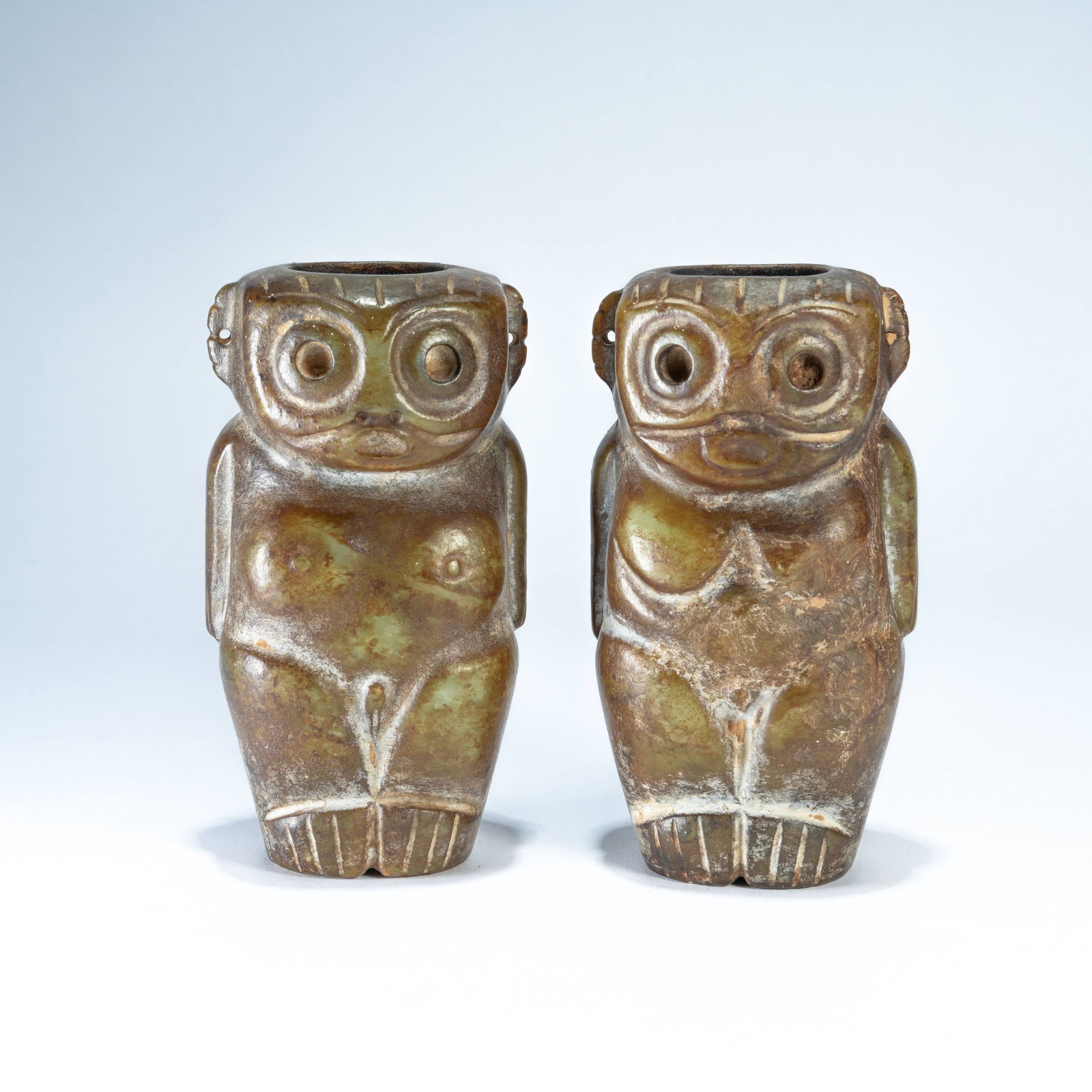 A ARCHAIC JADE CARVED OIL LAMPS WITH DIVINE FIGURES (PAIR) (1 of 10)