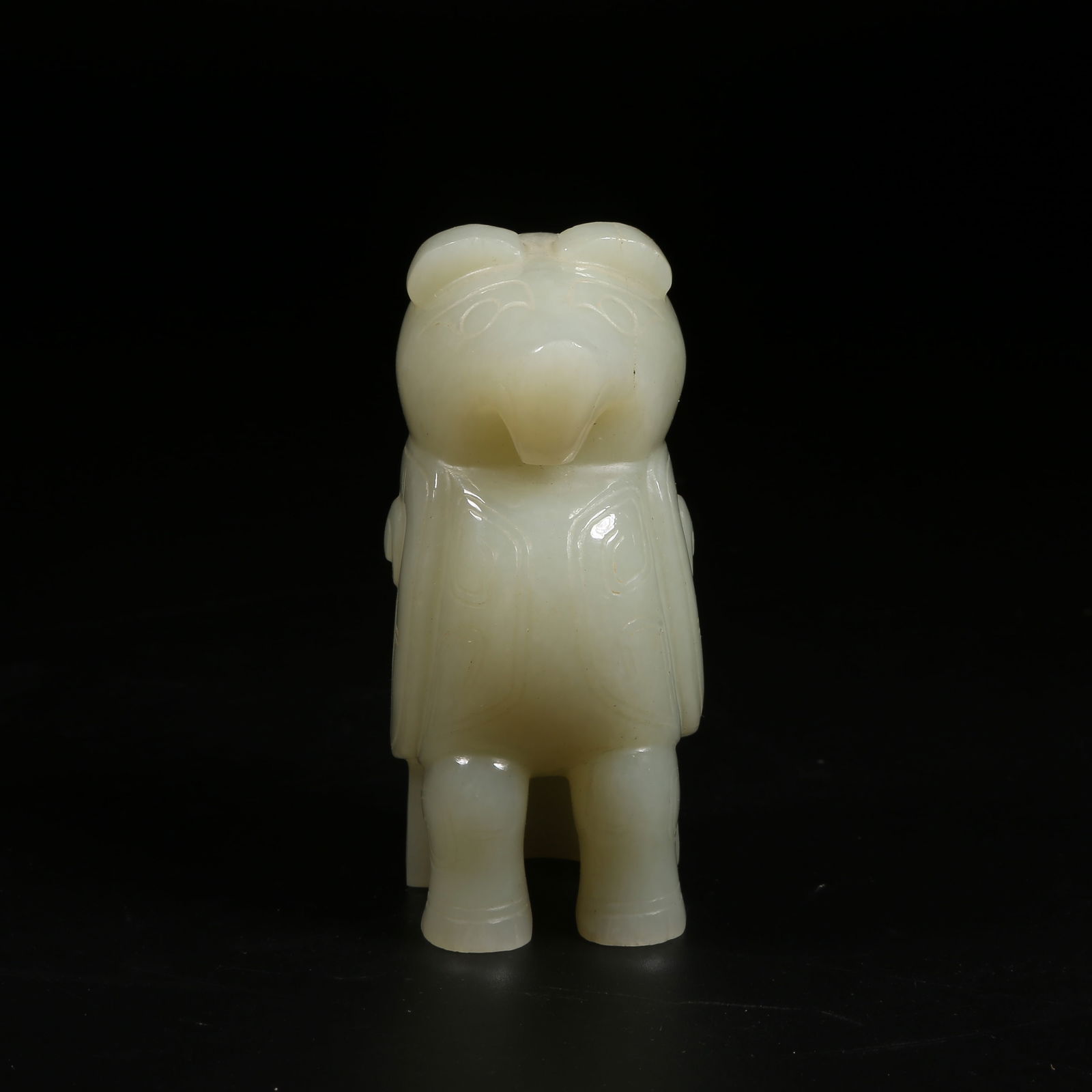 A HIGH-ANTIQUITY JADE OWL: High-antiquity jade owl