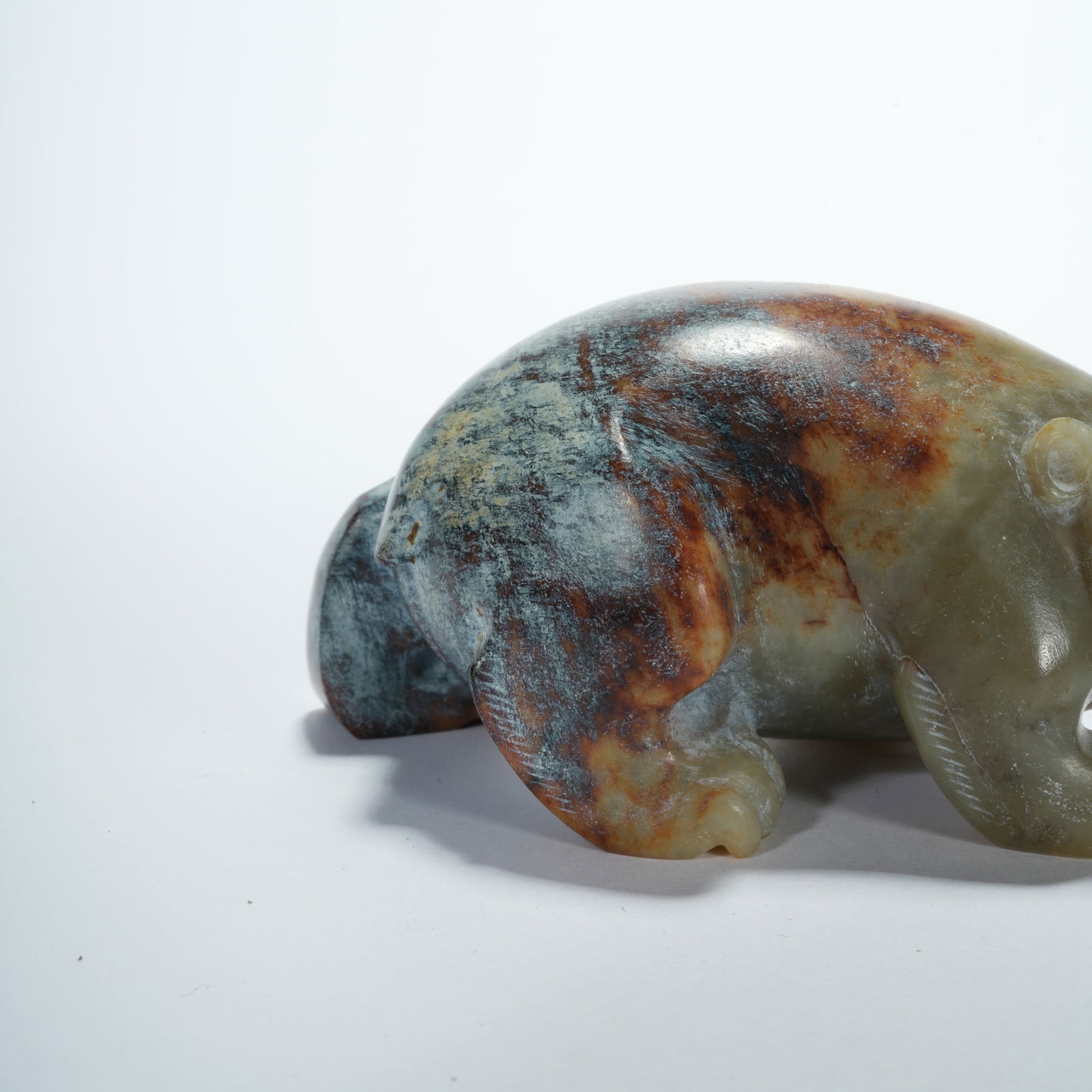 A HETIAN JADE BEAR FIGURINE - 3