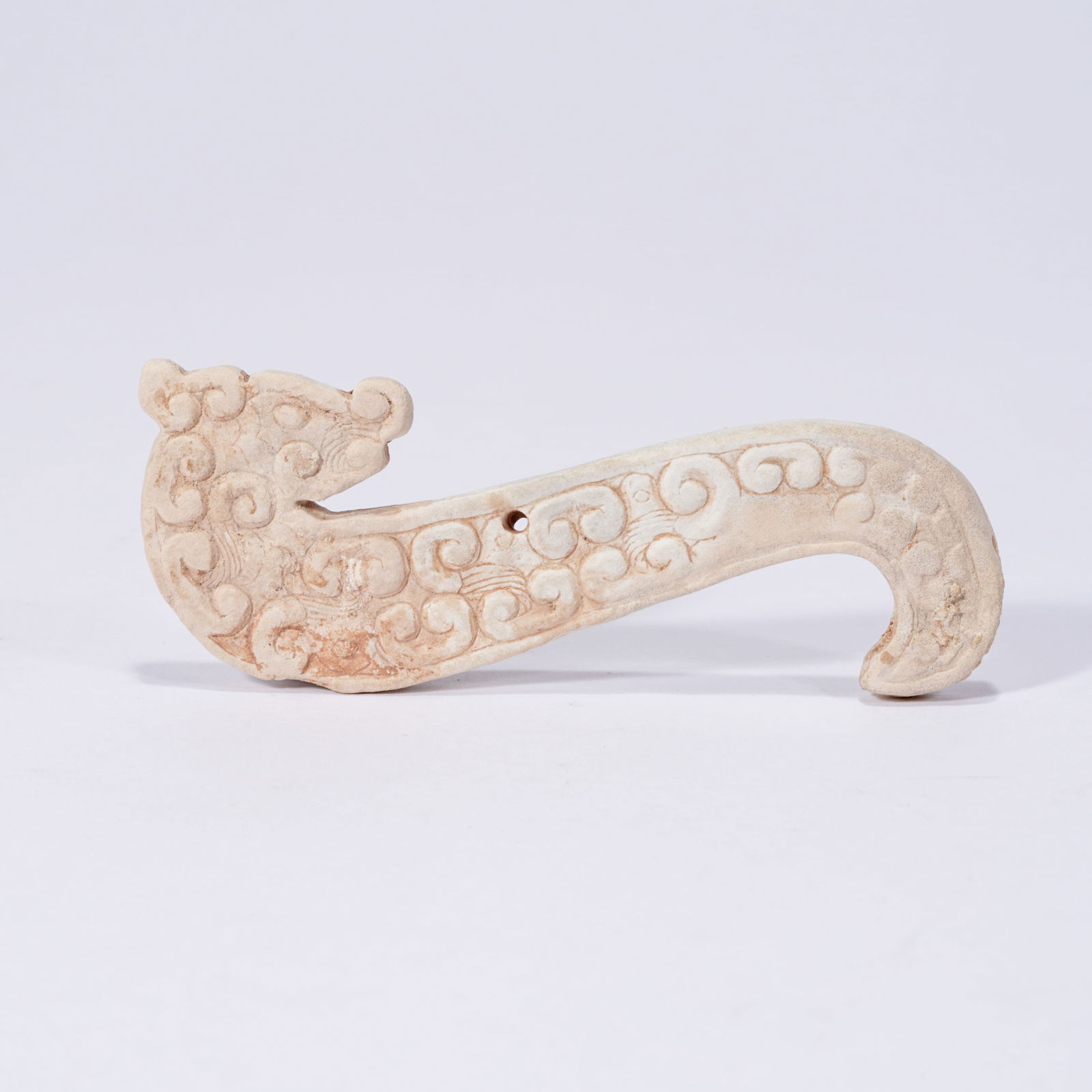 ARCHAIC JADE DRAGON-SHAPED PENDANT (1 of 10)