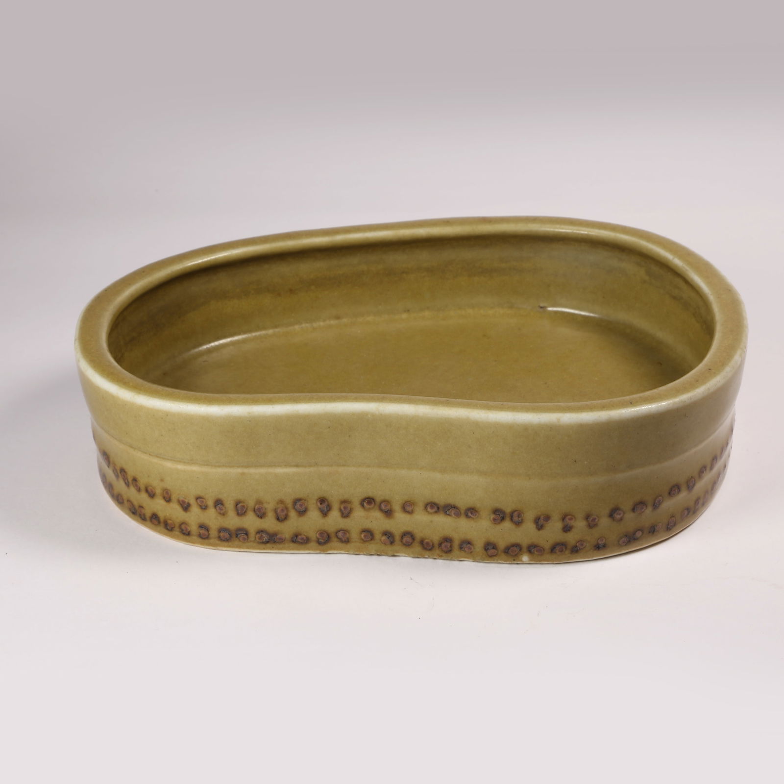 A IMITATION PORCELAIN BAMBOO ROOT-SHAPED WATER CONTAINER (1 of 10)