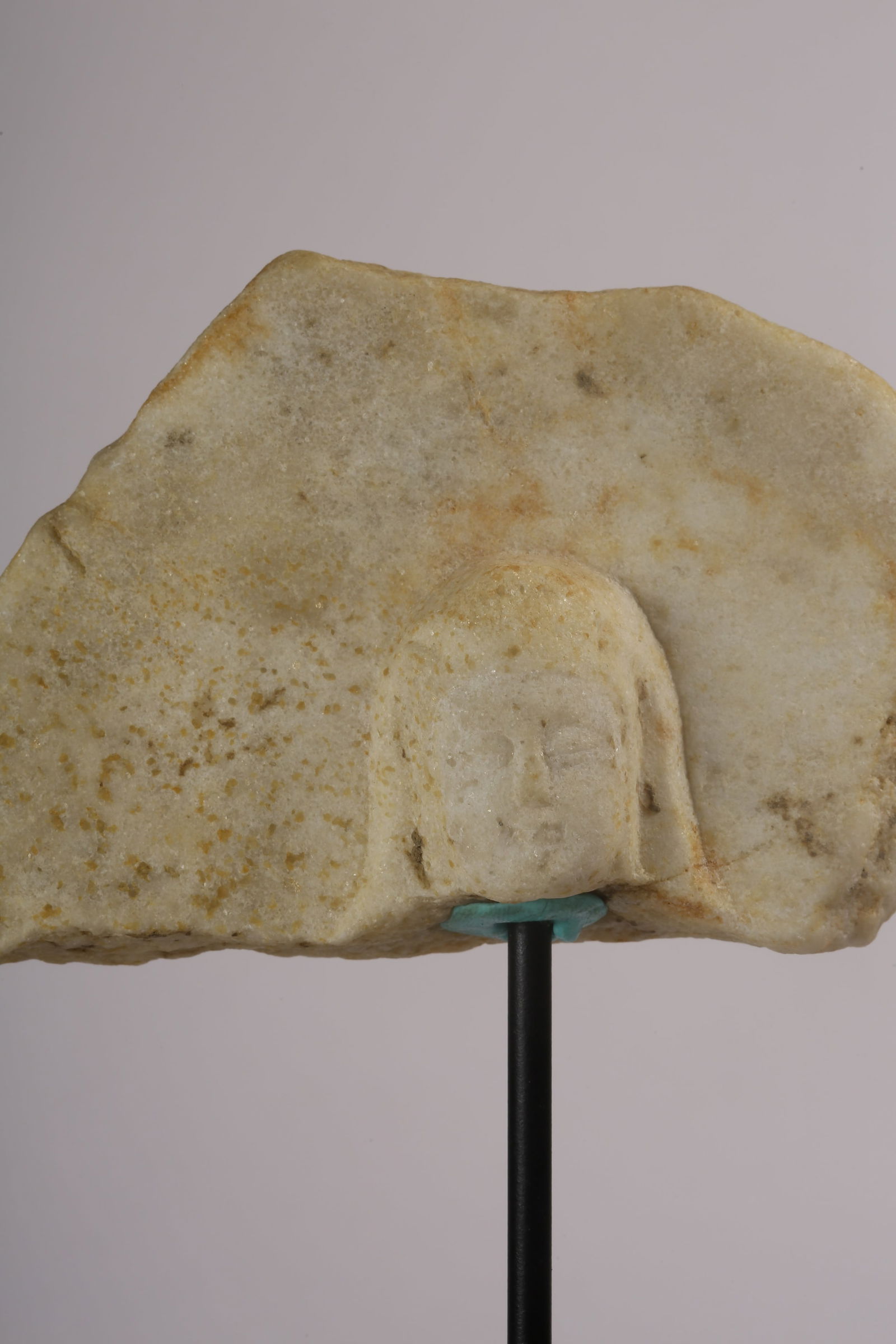 A WHITE MARBLE BUDDHA HEAD - 3