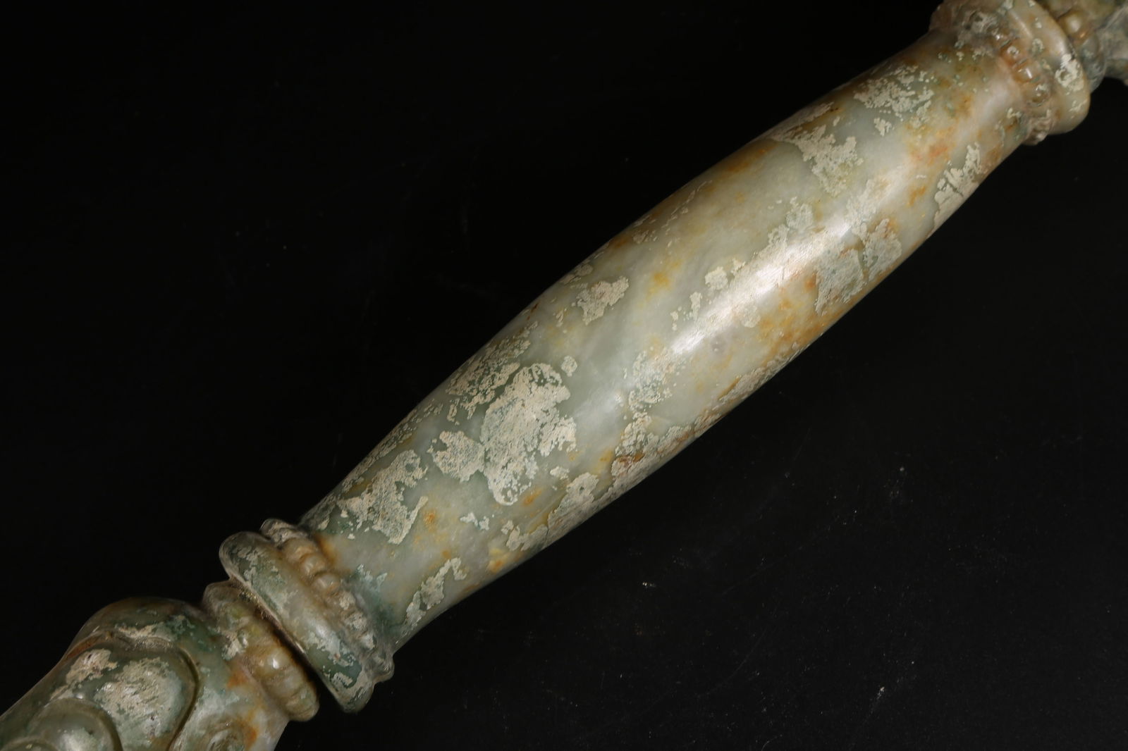 A HIGH-ANTIQUITY JADE RITUAL IMPLEMENT - 3