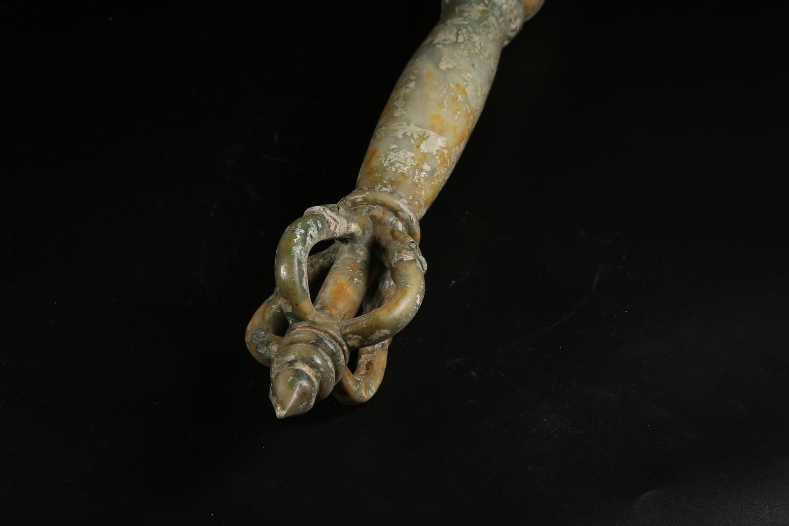 A HIGH-ANTIQUITY JADE RITUAL IMPLEMENT - 7