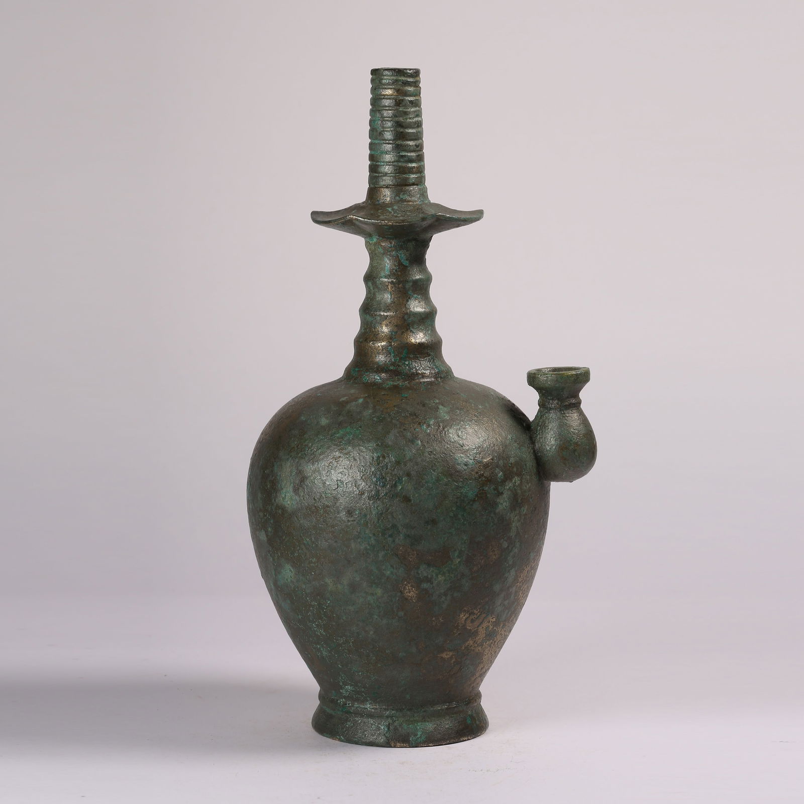 A BRONZE JING HU RITUAL EWER (1 of 10)