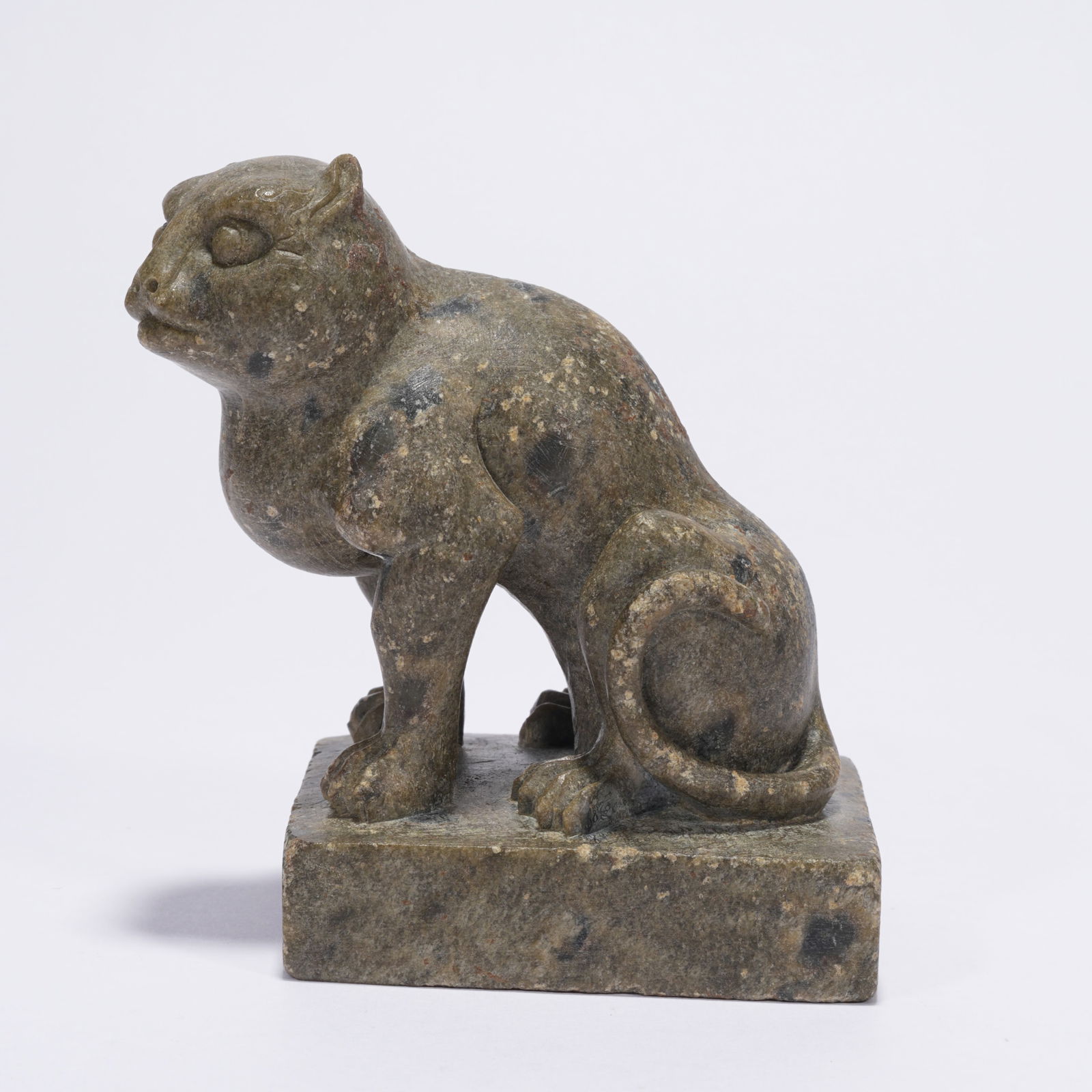 A LEOPARD-PATTERN STONE CAT FIGURINE - 4