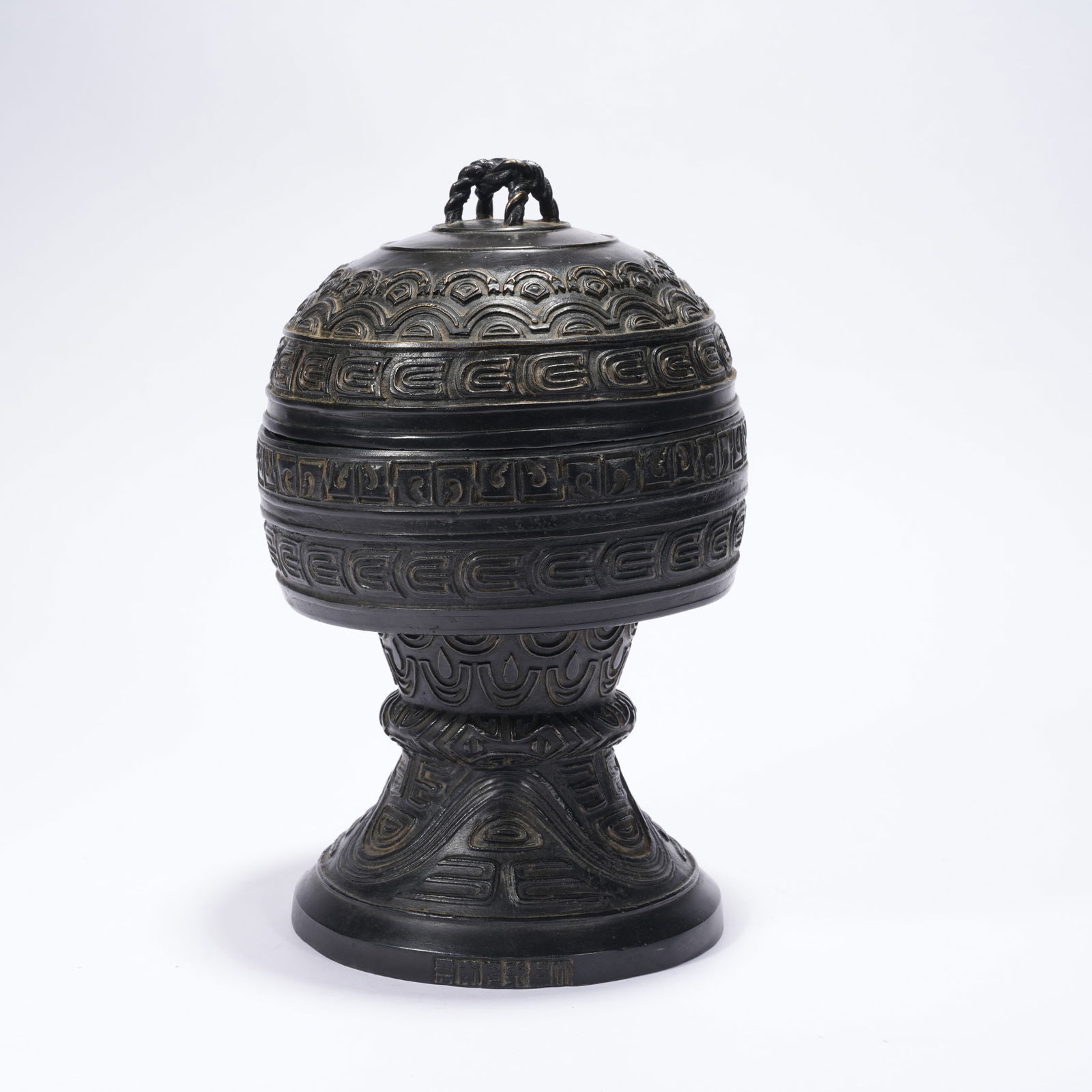 A BRONZE DOU (FOOD VESSEL) (1 of 11)