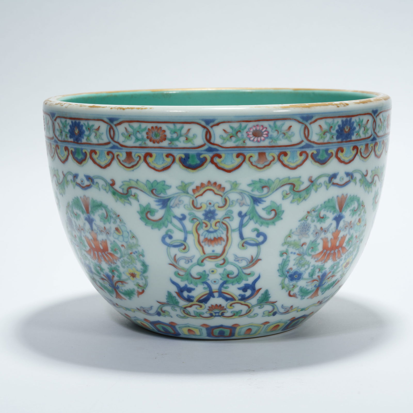 A DOUCAI INTERTWINED FLOWER PATTERN JAR - 5