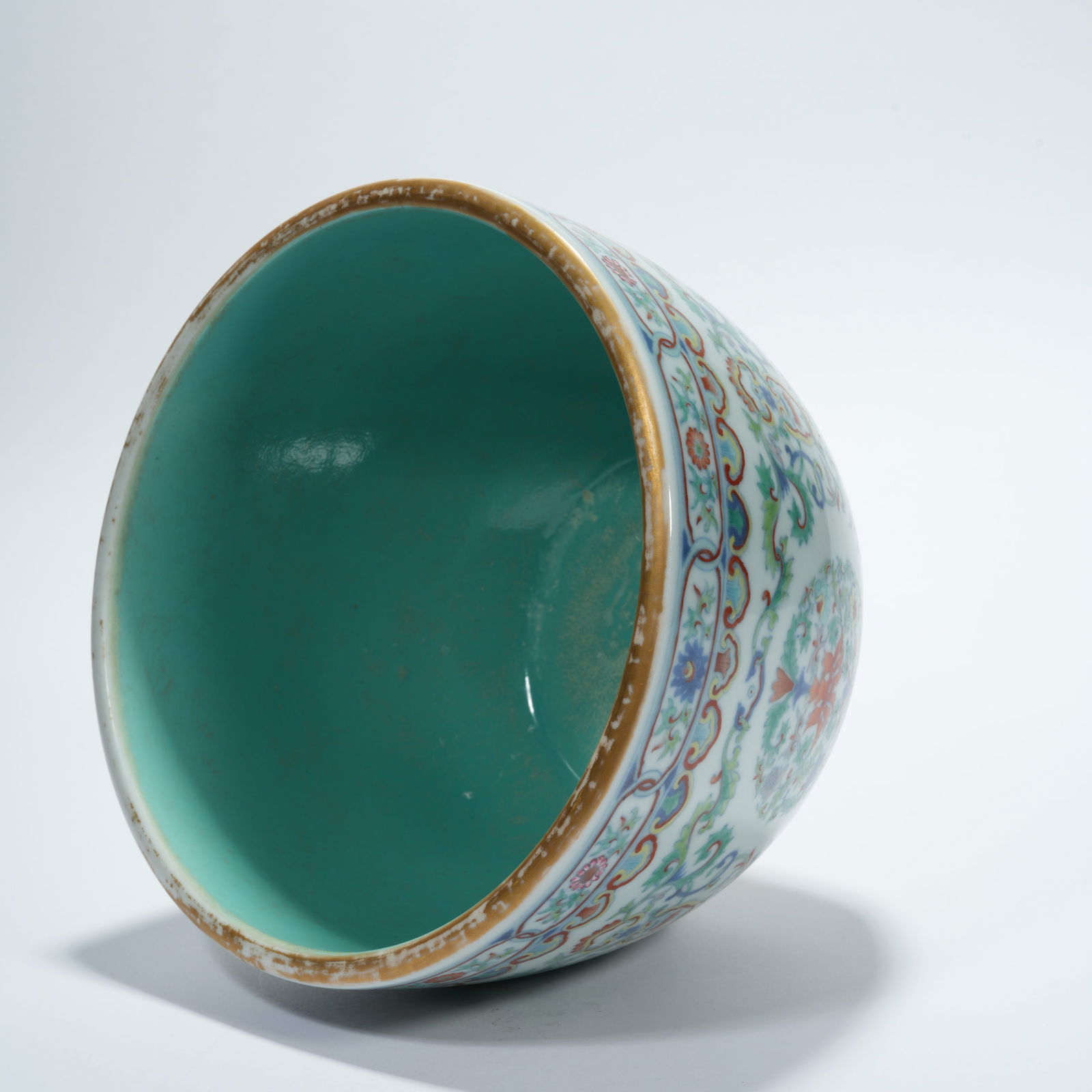 A DOUCAI INTERTWINED FLOWER PATTERN JAR - 8