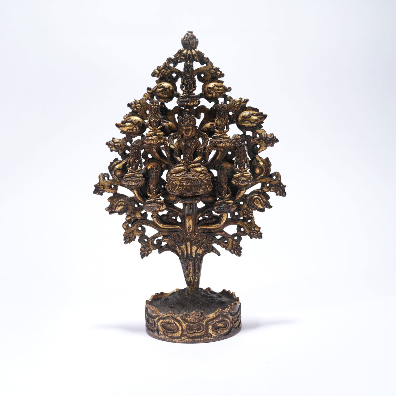 A GILT BRONZE AMITAYUS BUDDHA STATUE (1 of 10)