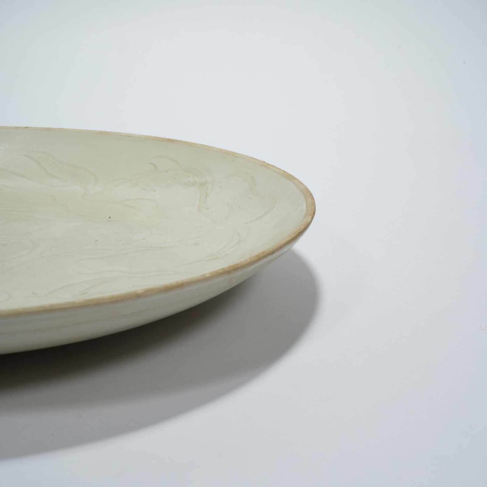 A DING KILN DRAGON-PATTERN DISH - 7