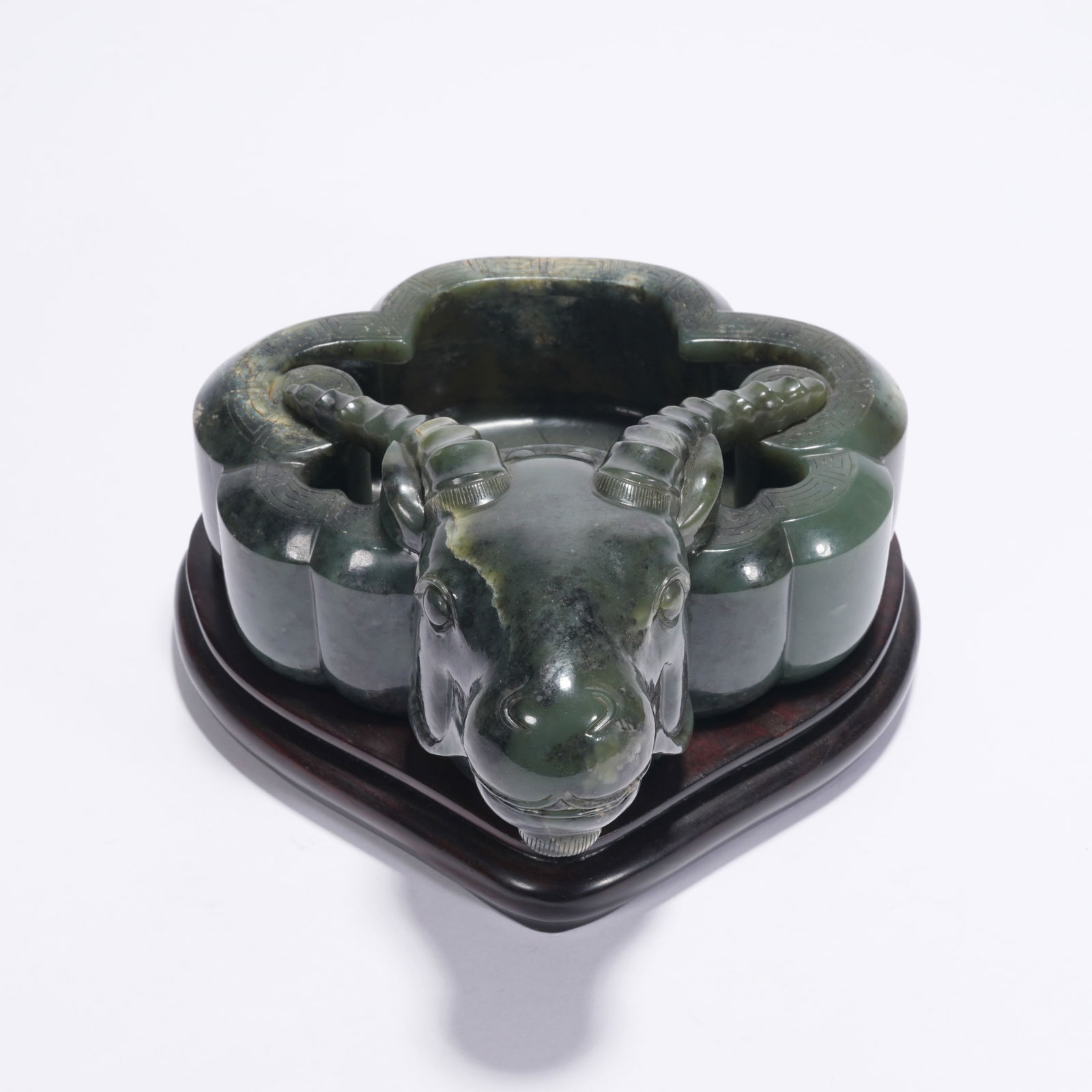A HETIAN GREEN JADE RAM-HEAD XI WASHER: Hetian Green Jade Ram-Head Xi Washer