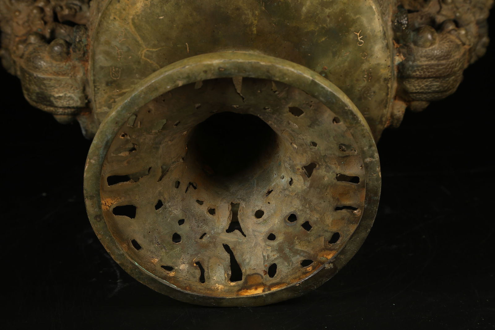 A BRONZE DOU (FOOD CONTAINER) - 12