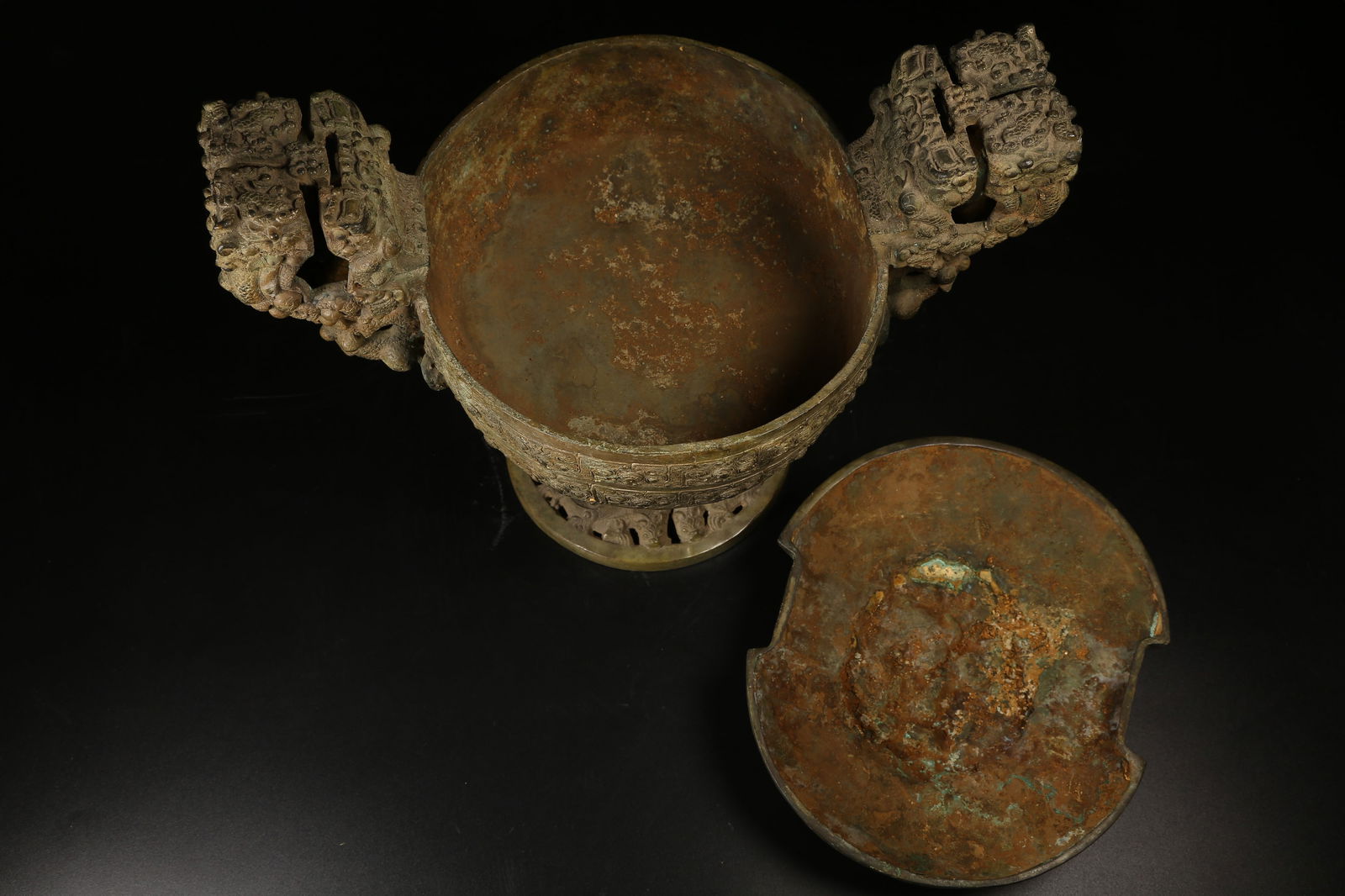 A BRONZE DOU (FOOD CONTAINER) - 9