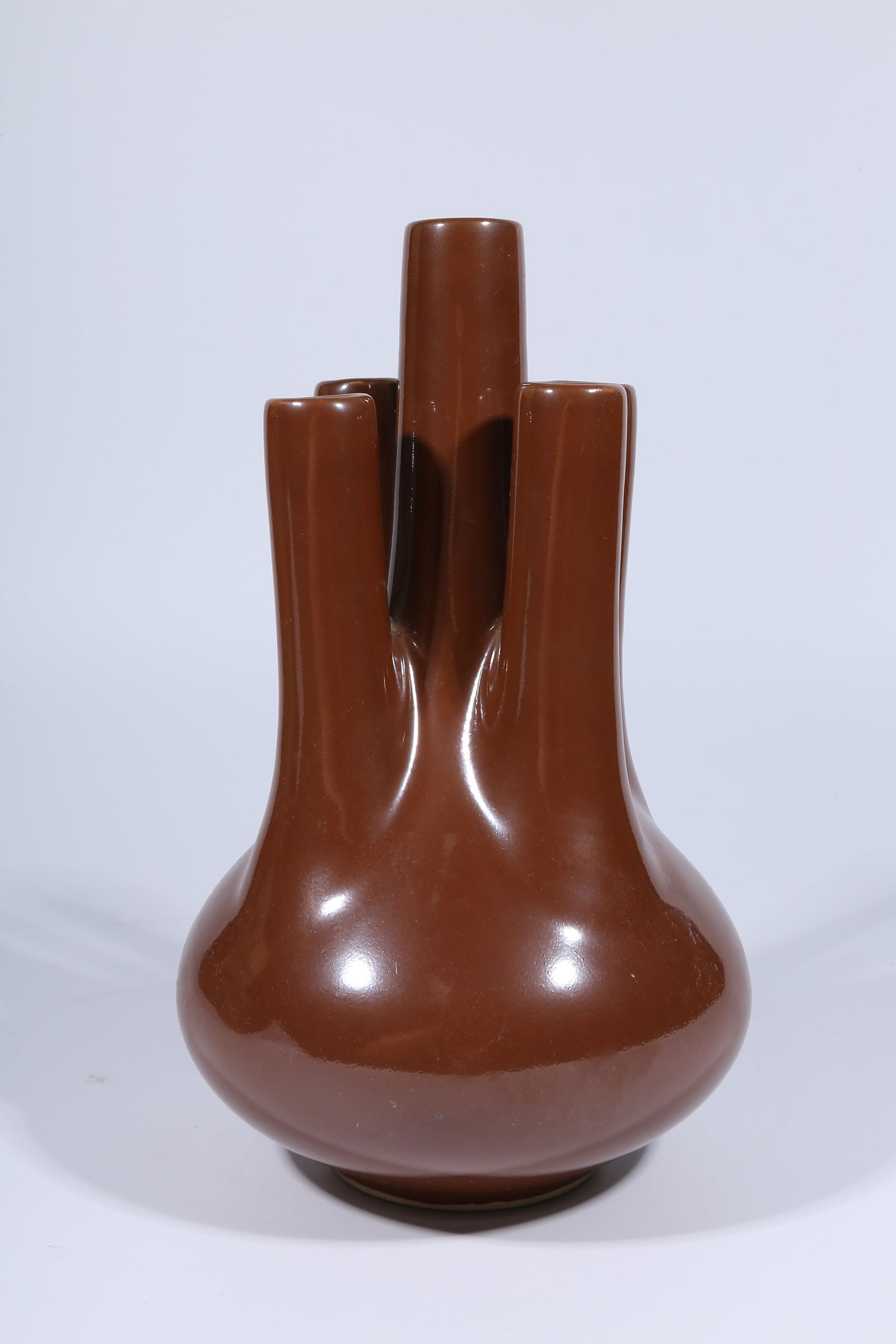 A BROWN GLAZED FIVE-NECKED VASE - 7