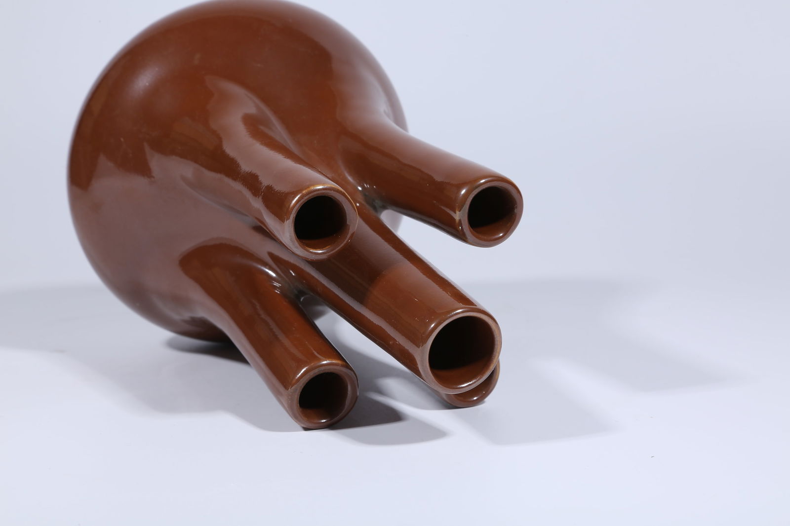 A BROWN GLAZED FIVE-NECKED VASE - 8