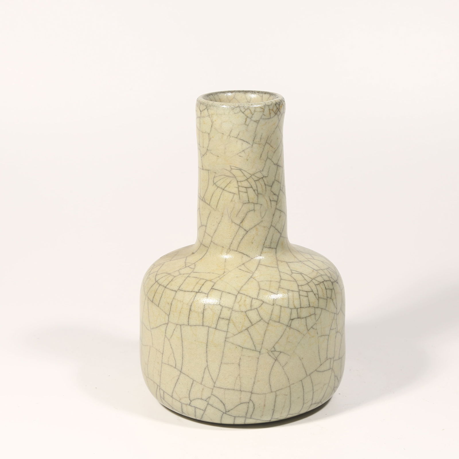 A OFFICIAL KILN PAPER MALLET VASE (1 of 9)